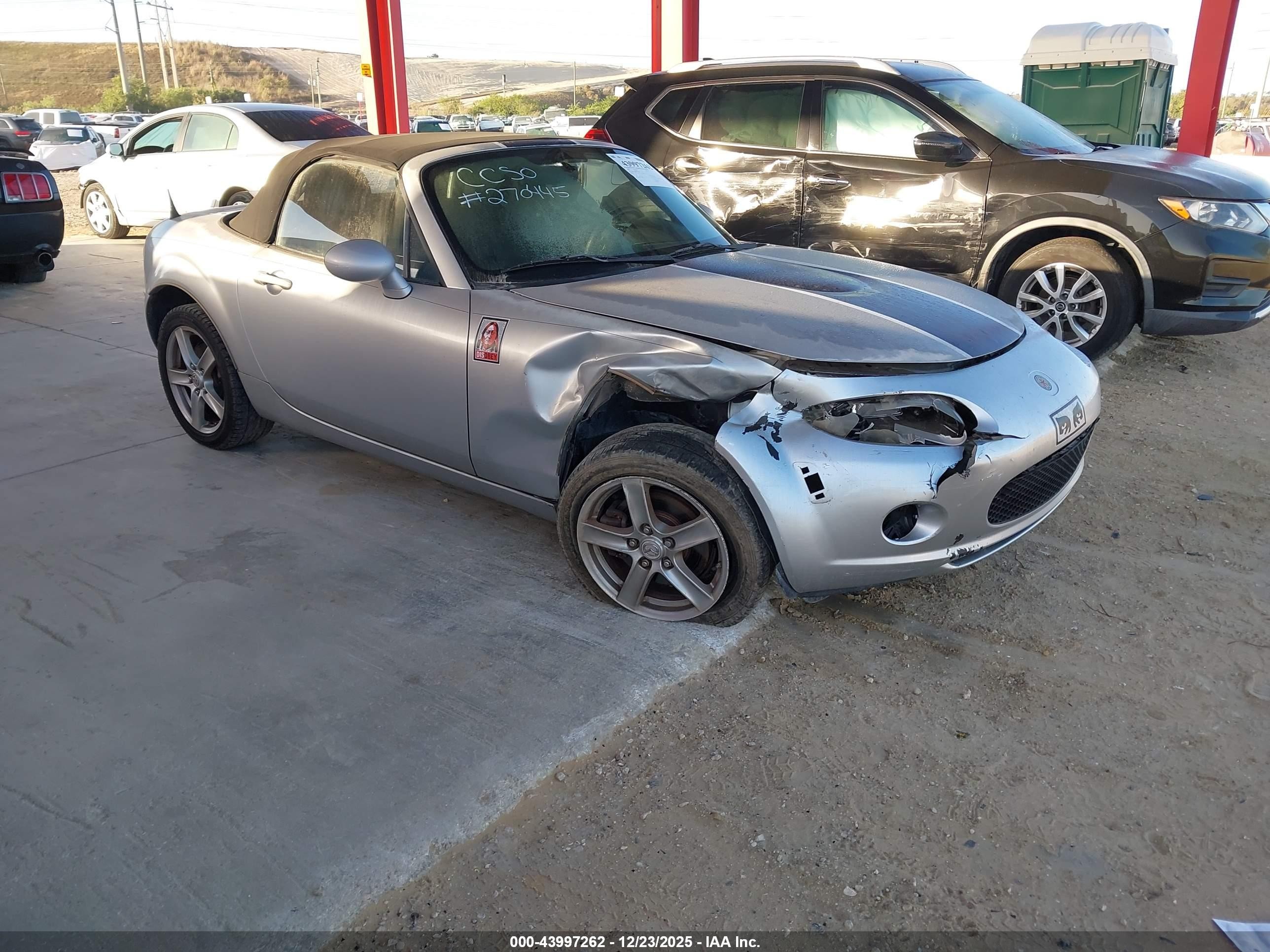 2008 Mazda MX-5 Miata Touring, VIN JM1NC25F080138784 — Front end