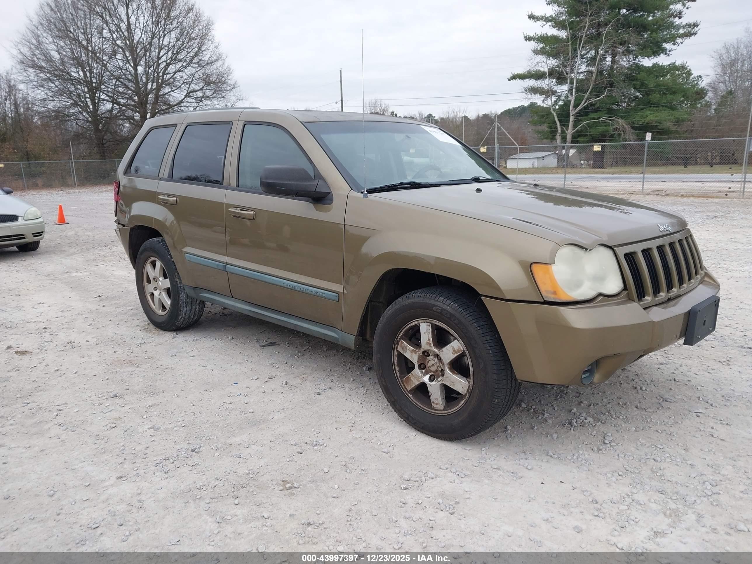 2008 Jeep Grand Cherokee Laredo, VIN 1J8GR48K78C216190 — Rear end