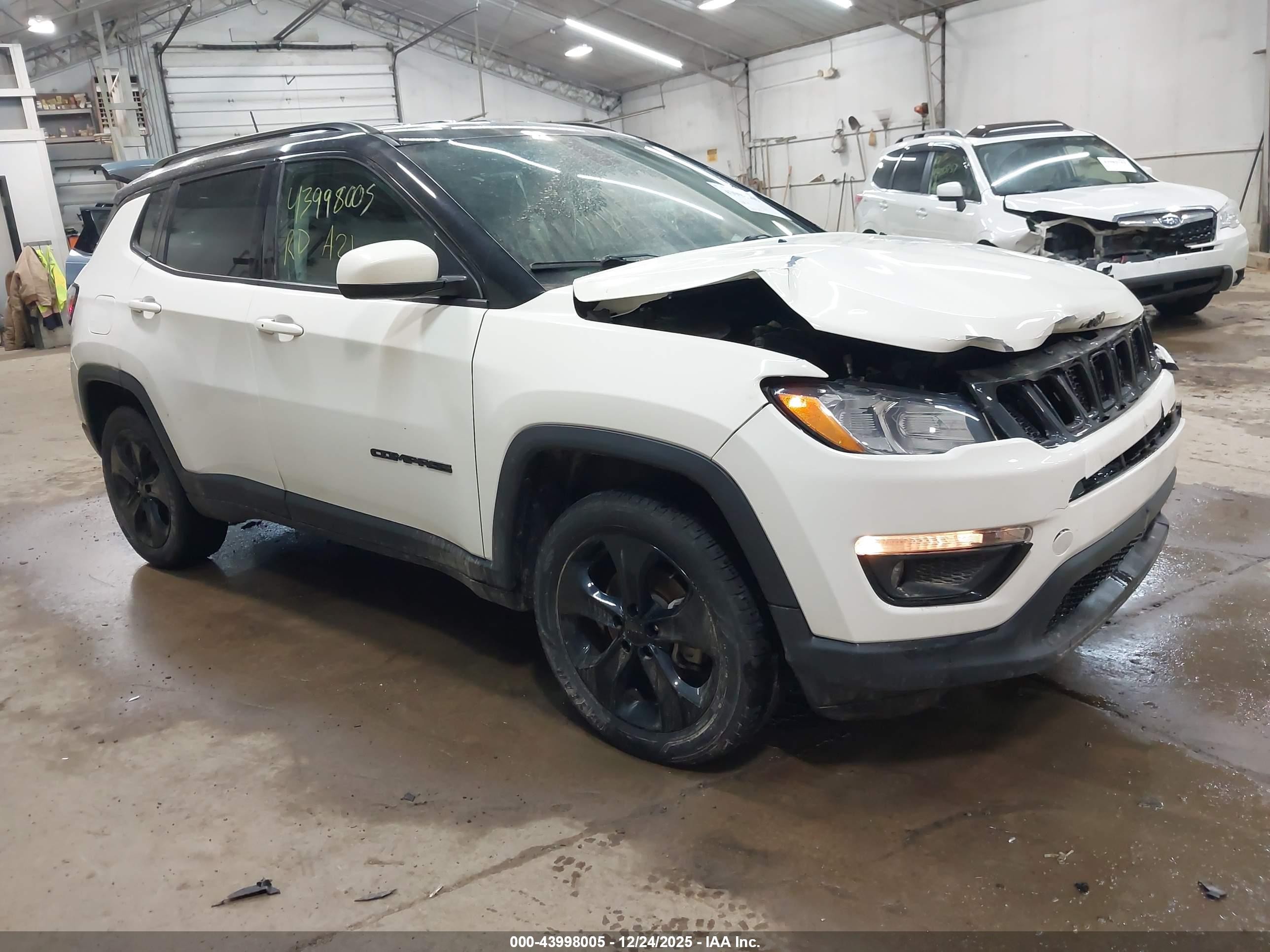 2021 Jeep Compass Altitude, VIN 3C4NJDBB0MT512620 — Front end