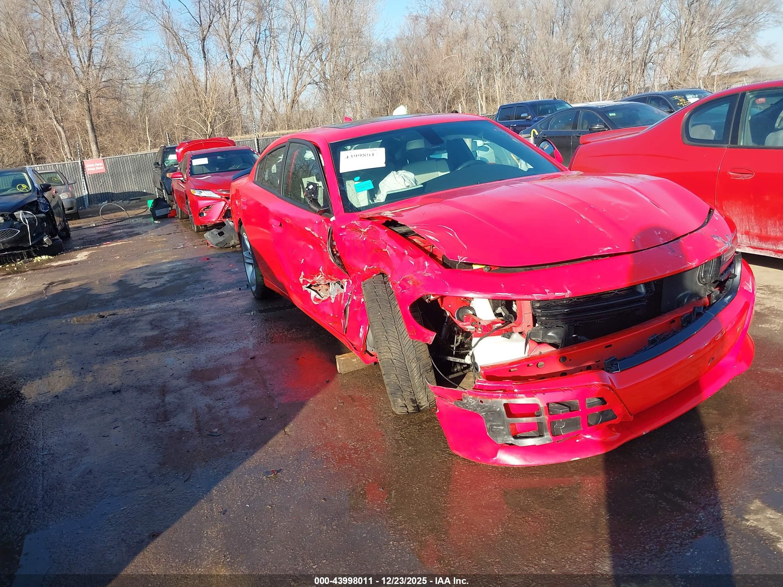 2017 Dodge Charger SXT, VIN 2C3CDXHG0HH593155 — Side