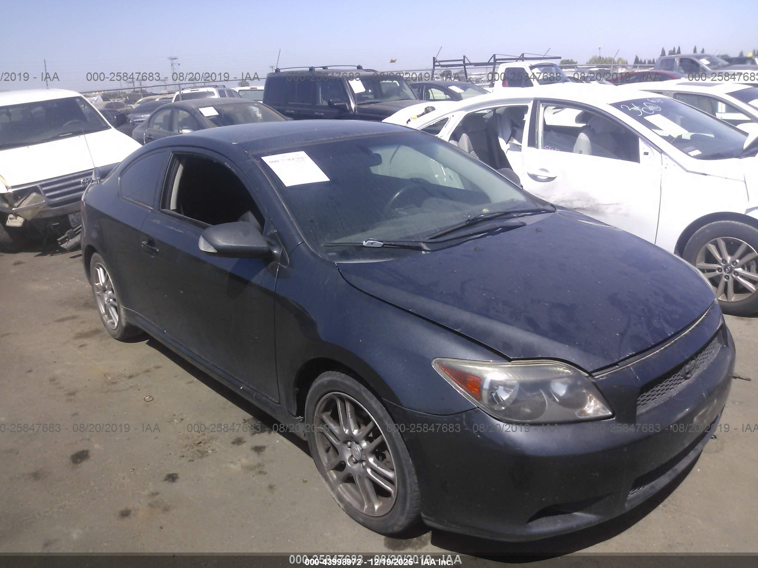 2006 Scion tC, VIN JTKDE167360117165 — Side