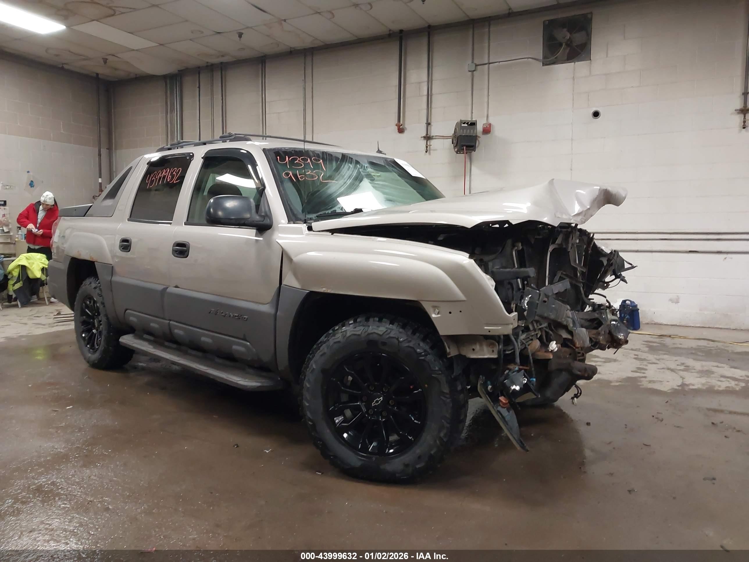 2005 Chevrolet Avalanche Z71, VIN 3GNEK12Z15G171514 — Front end