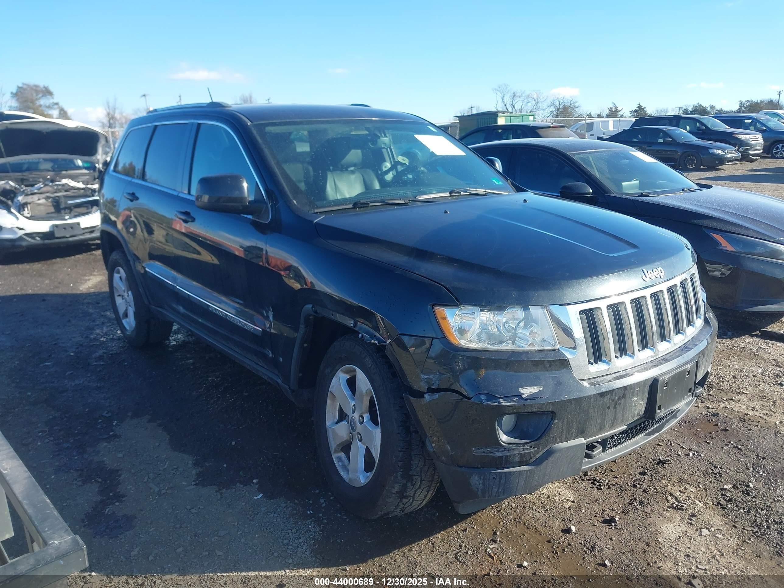 2013 Jeep Grand Cherokee Laredo, VIN 1C4RJFAG1DC528251 — Фото с аукциона 1 of 5