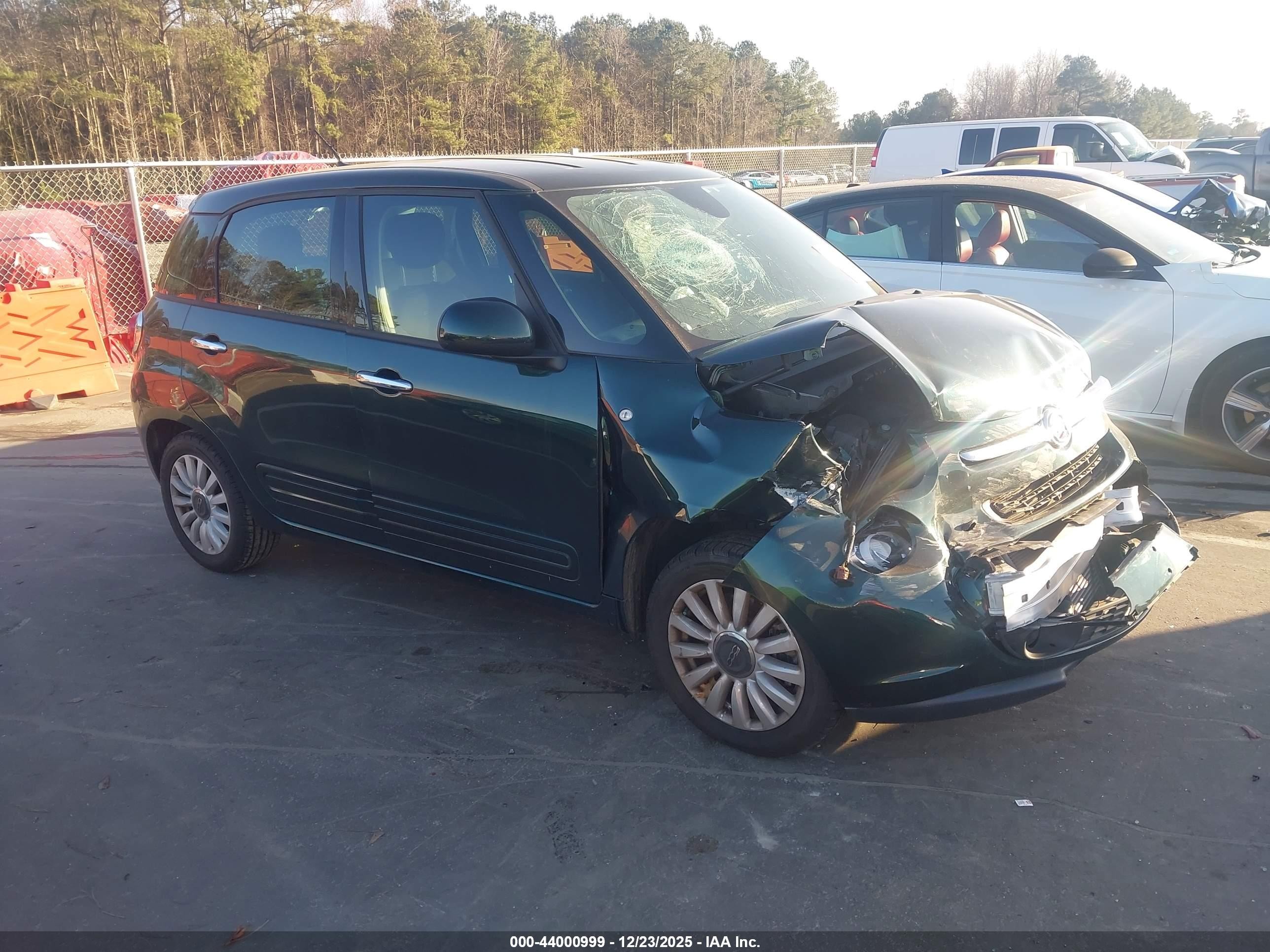 2017 FIAT 500L Pop, VIN ZFBCFAAH2HZ039768 — Front end