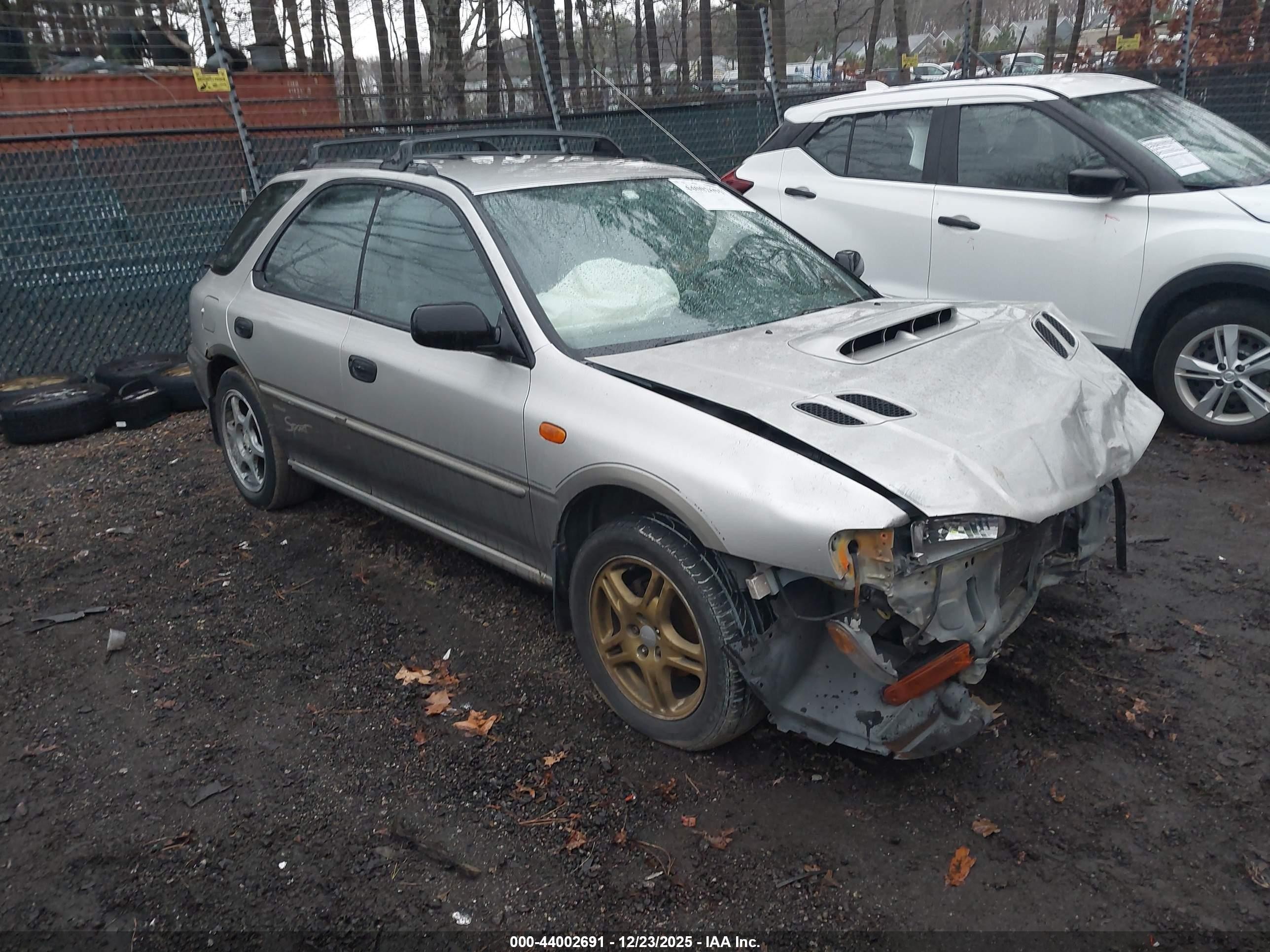 2000 Subaru Impreza Outback Special Sports, VIN JF1GF4851YH806386 — Front end