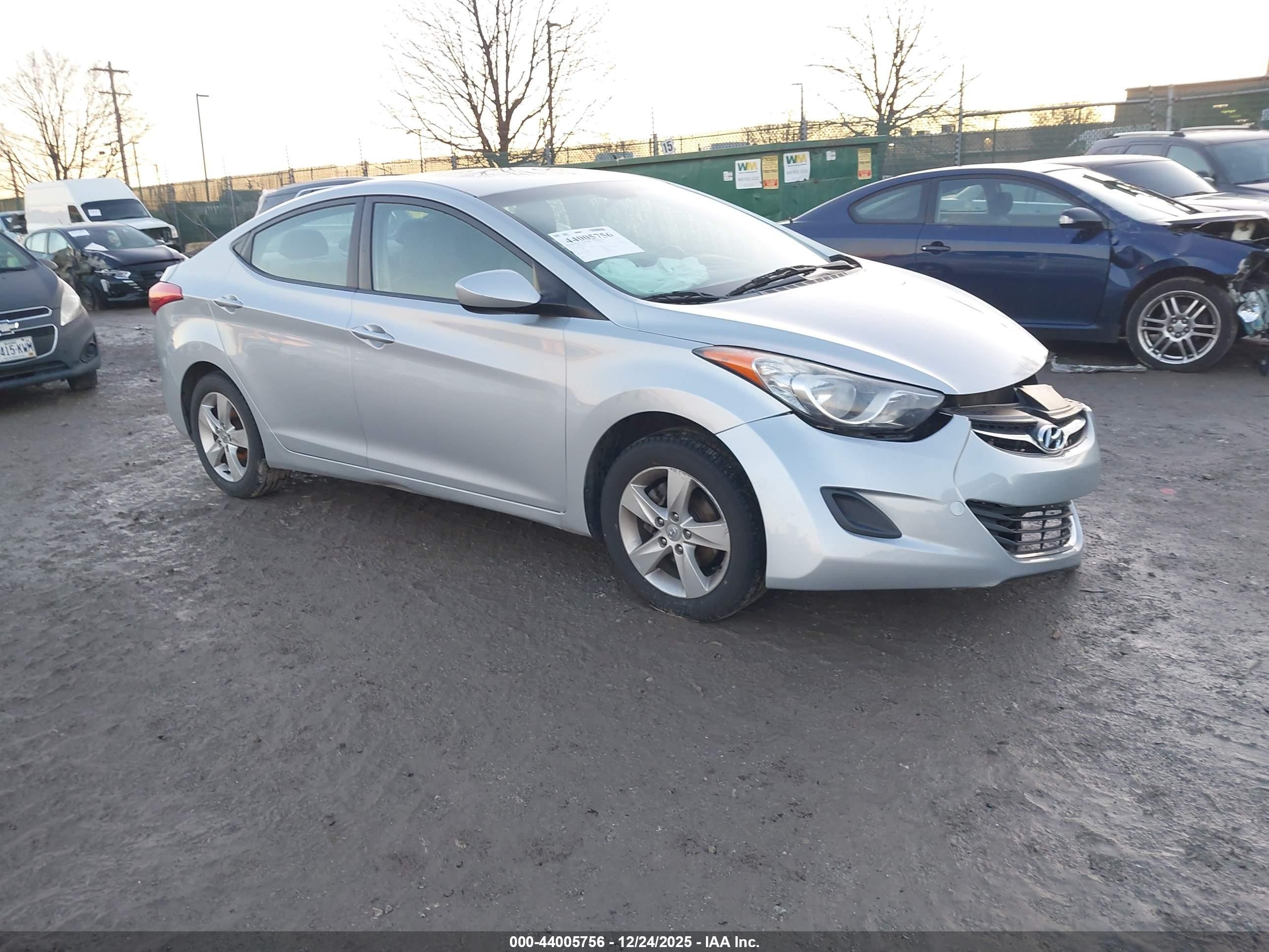 2011 Hyundai Elantra GLS, VIN 5NPDH4AE3BH008532 — Front end