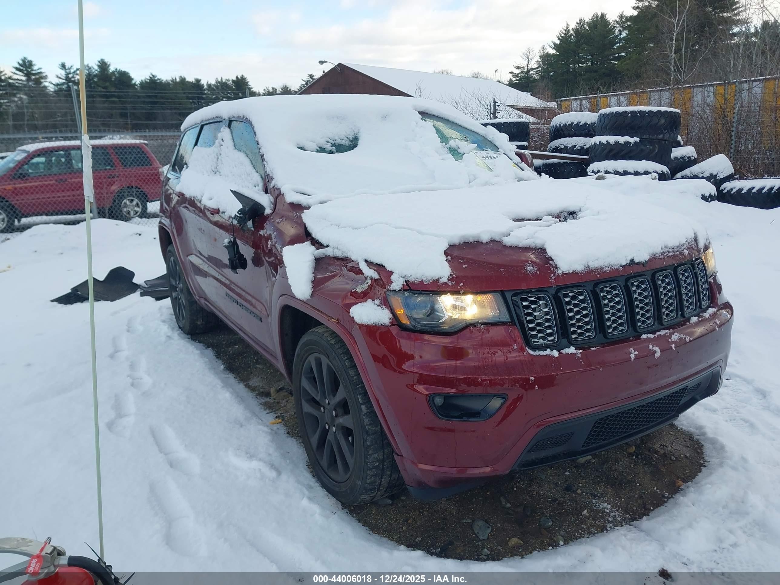 2018 Jeep Grand Cherokee Altitude, VIN 1C4RJFAG3JC396296 — Storm