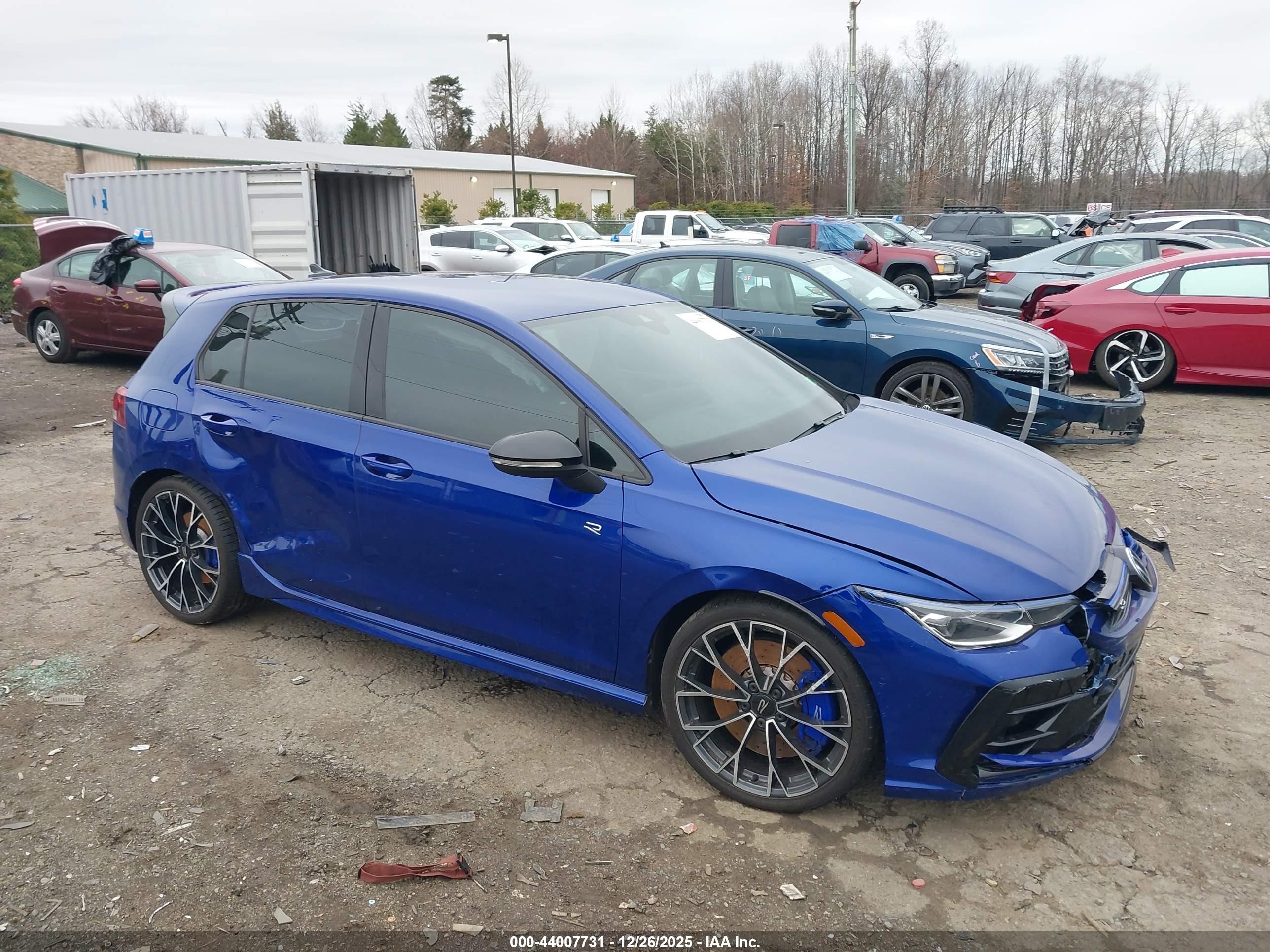 2025 Volkswagen Golf R, VIN WVWEB7CD4SW217266 — Front end