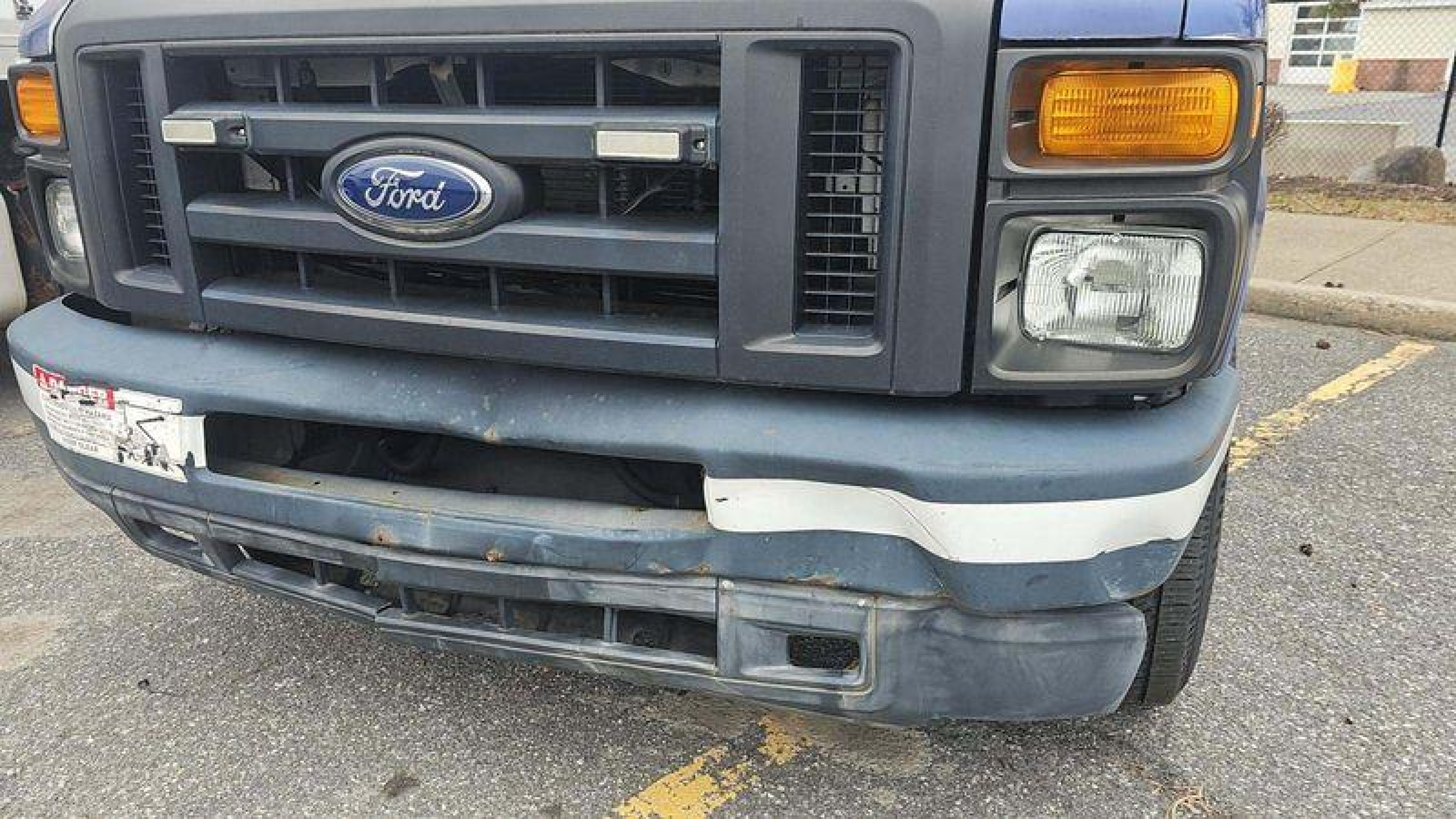 2013 Ford E-Series Commercial, VIN 1FDSE3EL1DDB07924 — Normal wear