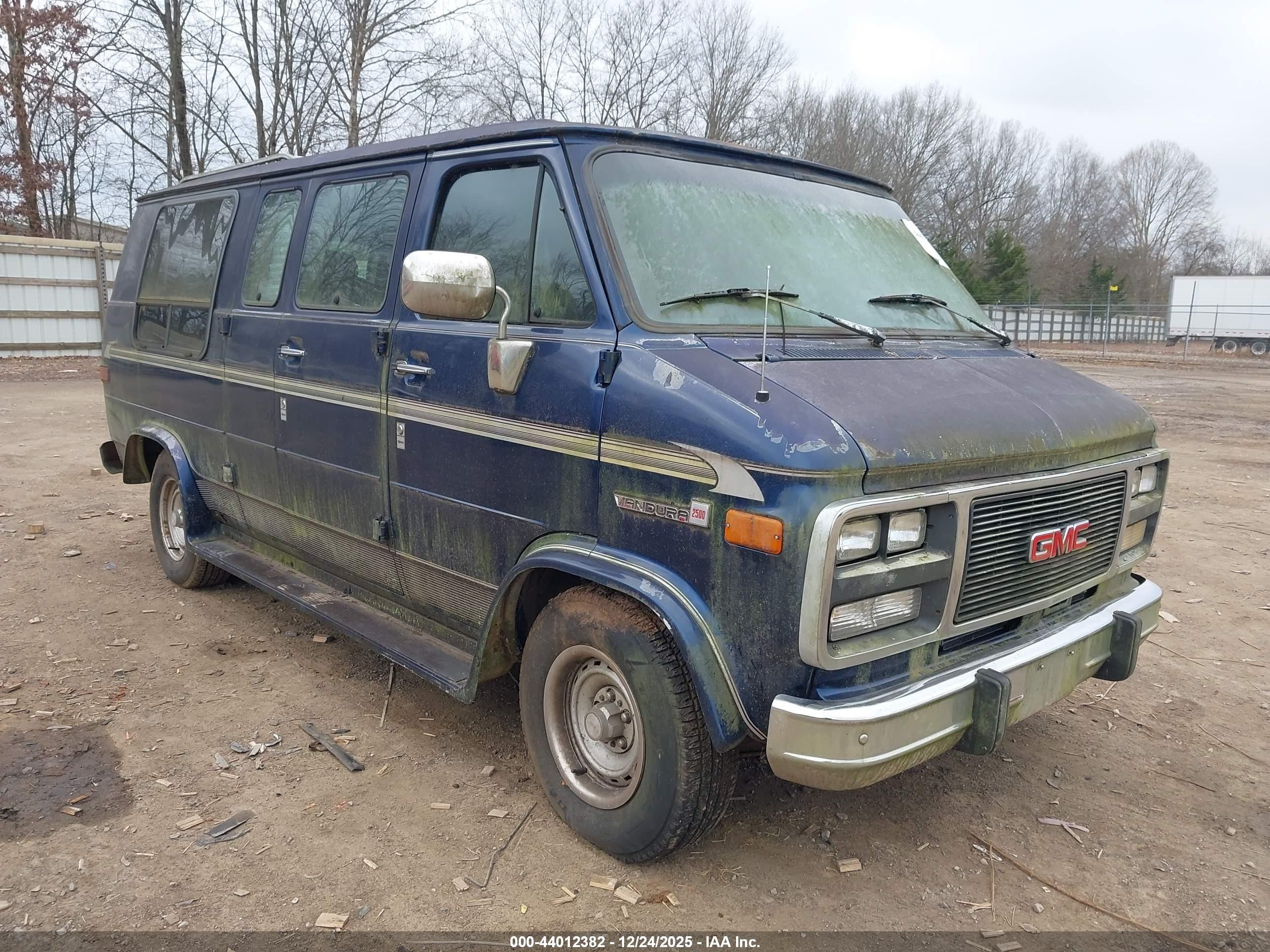 1995 GMC Vandura, VIN 1GDEG25K5SF523730 — Normal wear