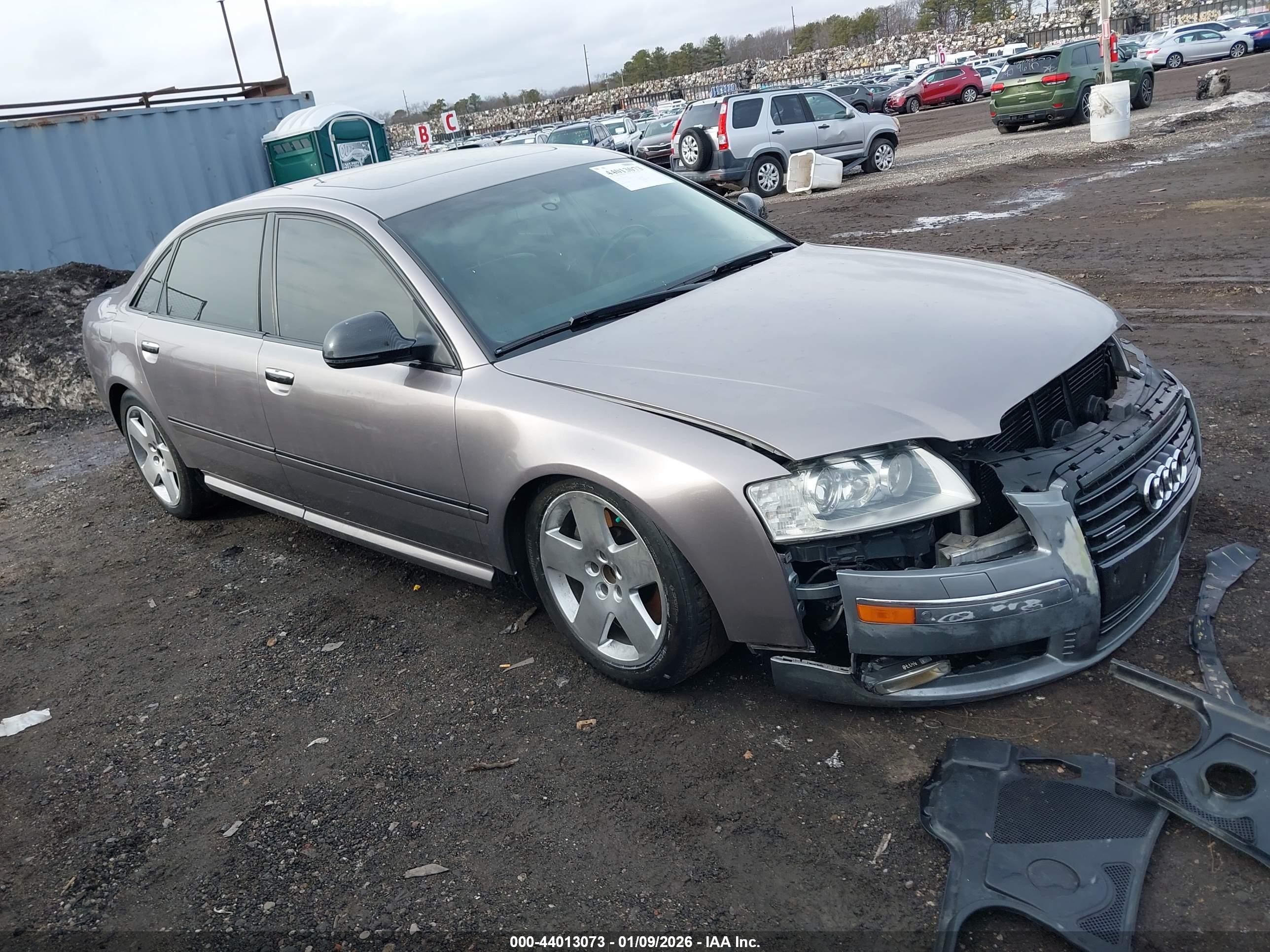 2010 Audi A8, VIN WAURVAFA8AN005690 — По всему кузову