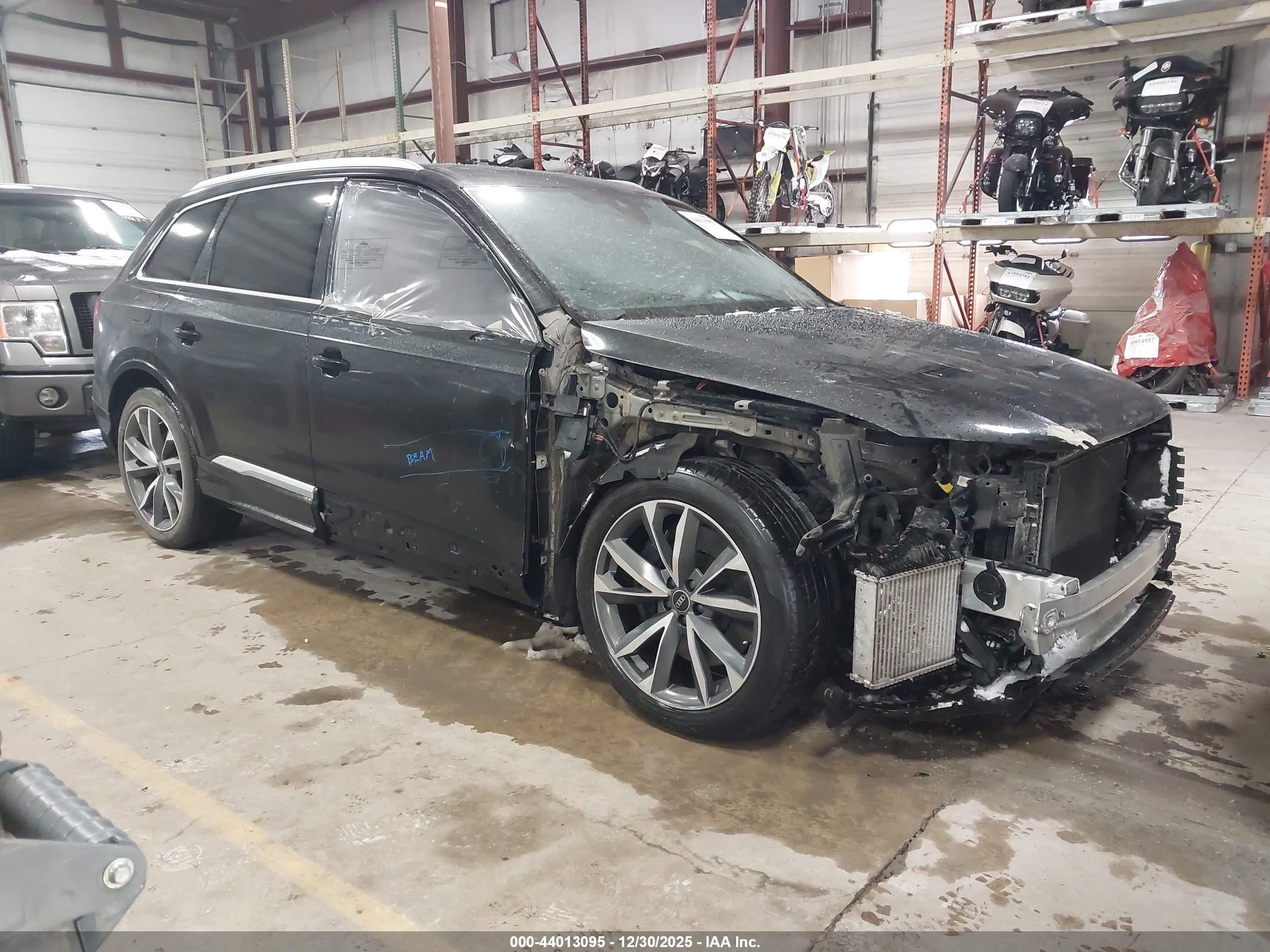 2021 Audi SQ7 Premium Plus, VIN WA1AWBF78MD034215 — Перед