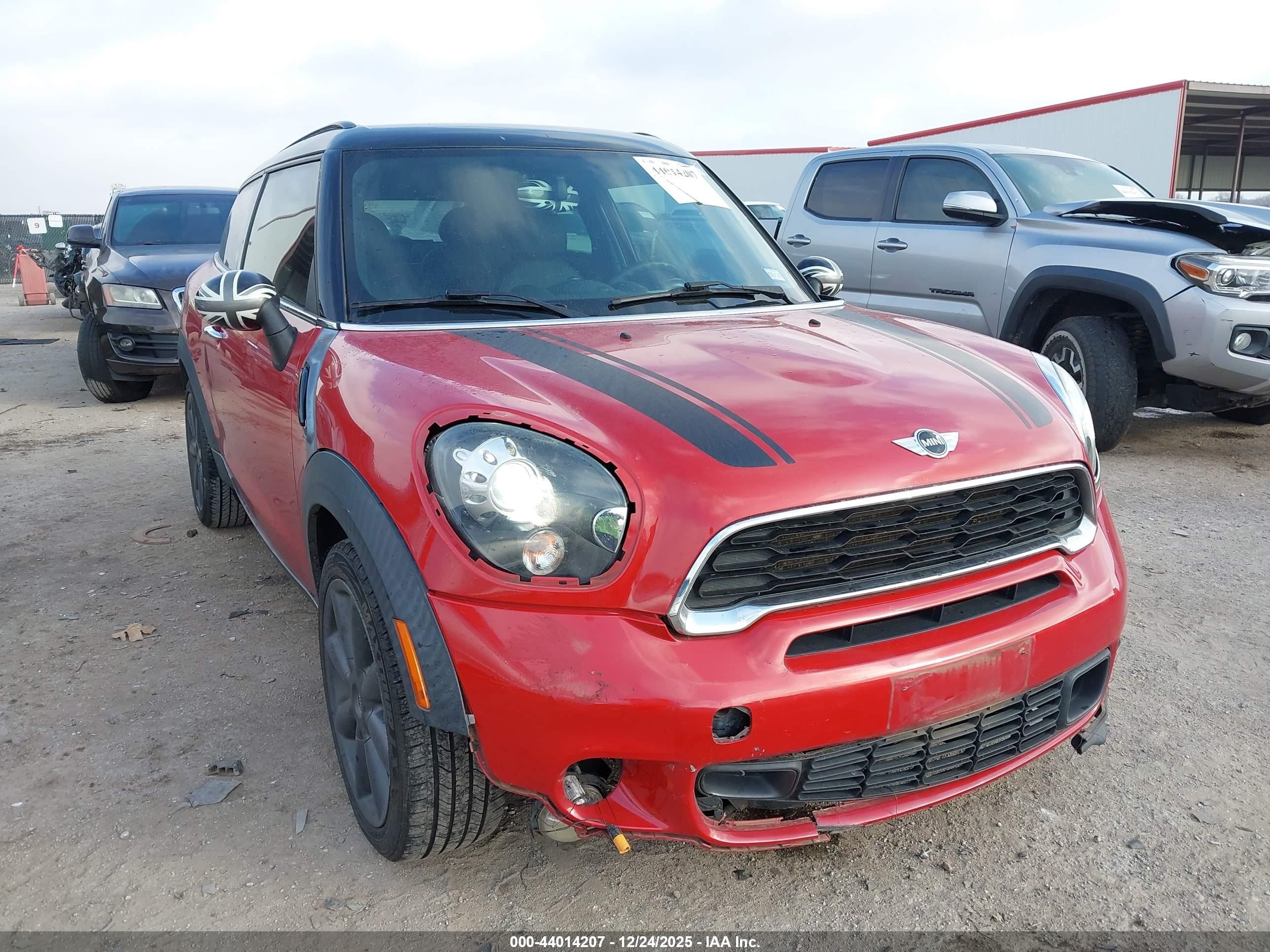 2014 MINI Paceman S, VIN WMWSS5C55EWN67135 — Перед