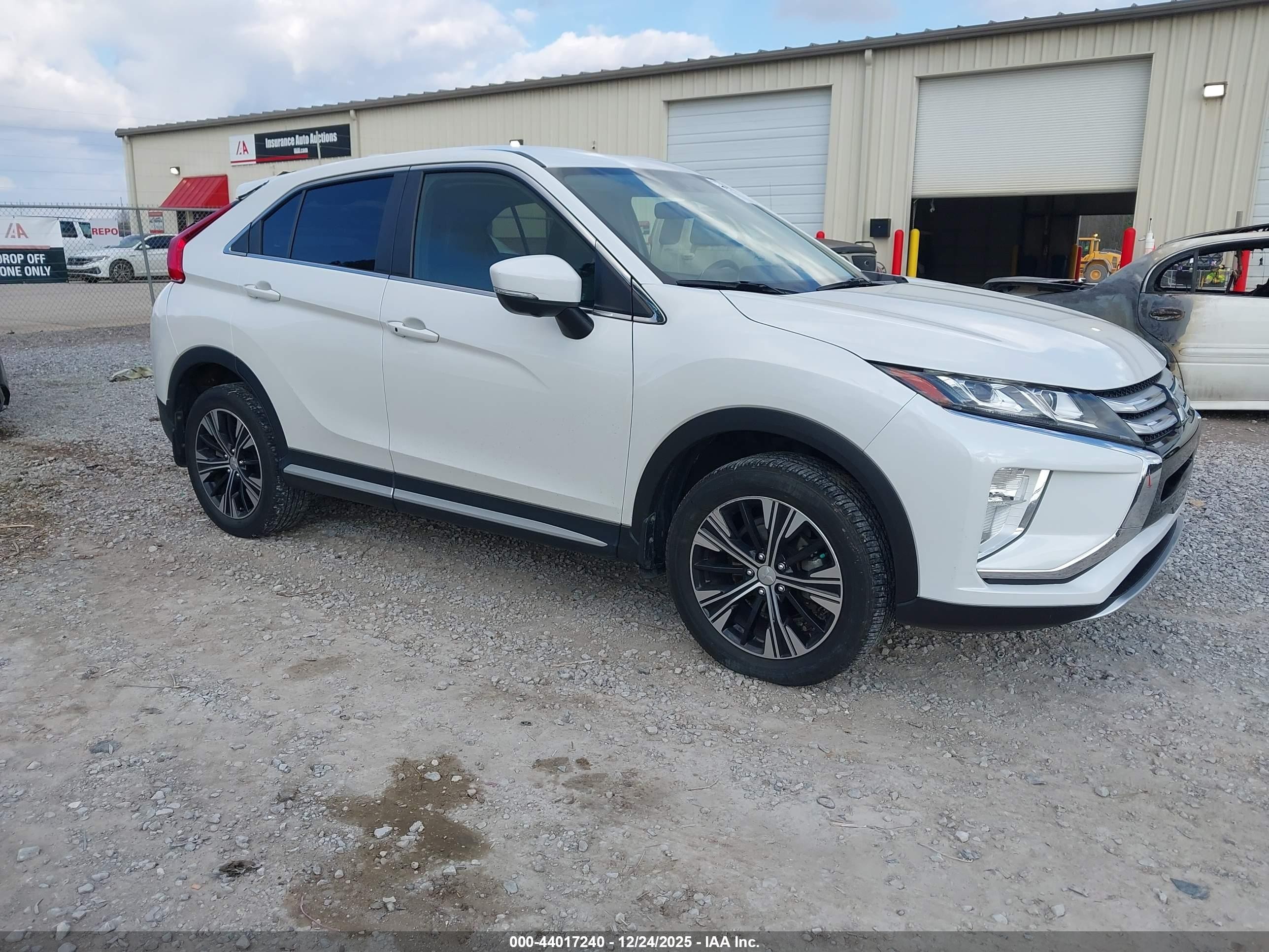 2018 Mitsubishi Eclipse Cross SE, VIN JA4AT5AA7JZ043774 — Rear end
