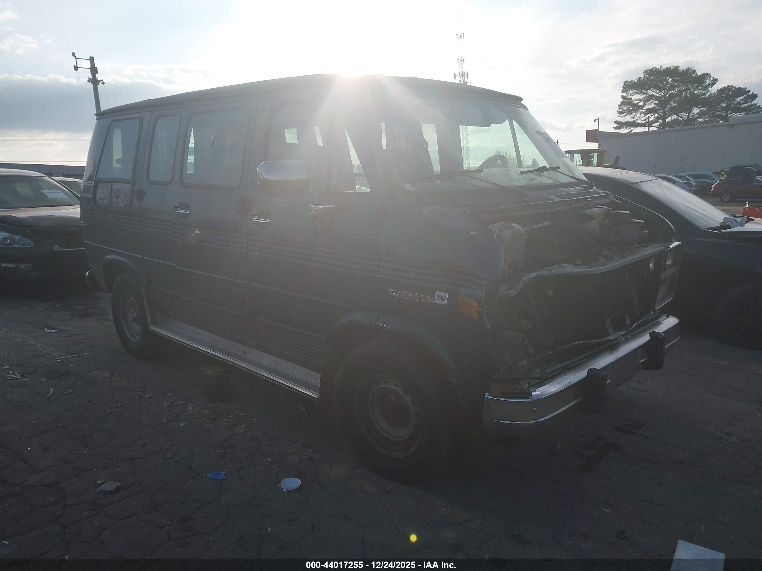 1995 GMC Rally, VIN 1GDEG25Z9SF539149 — Front end