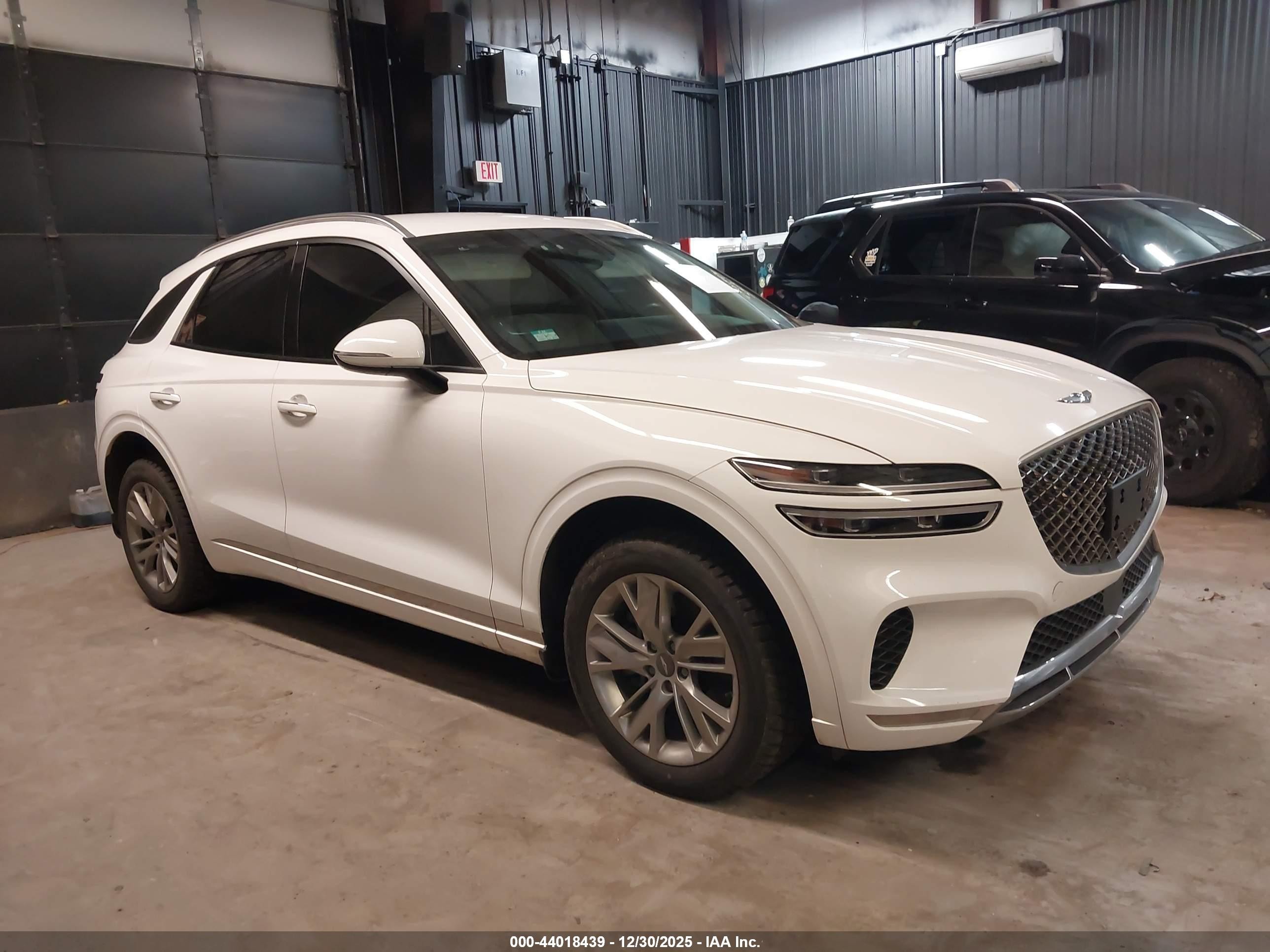 2022 Genesis GV70 2.5T, VIN KMUMADTB5NU065474 — Undercarriage