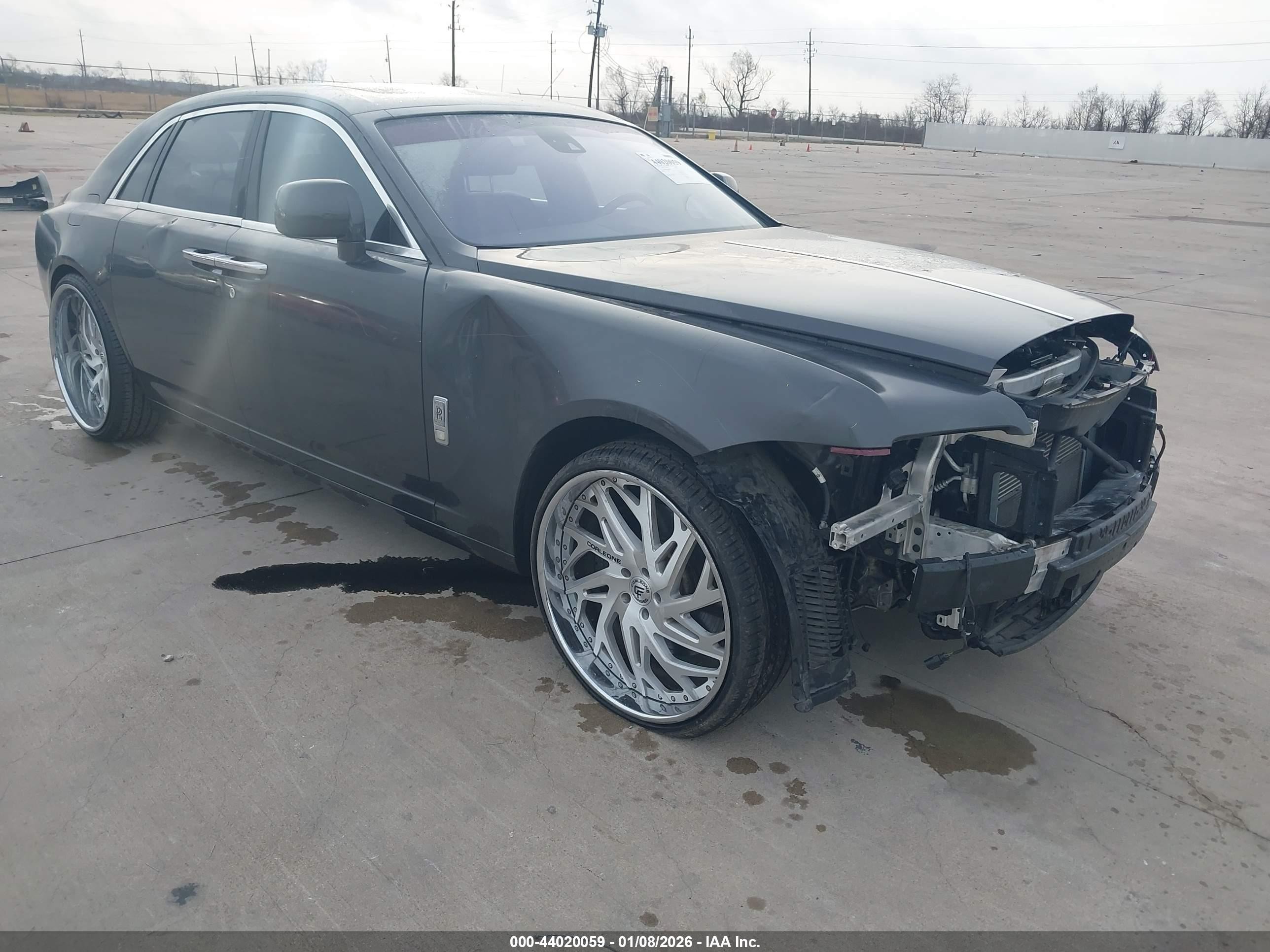 2011 Rolls-Royce Ghost, VIN SCA664S5XBUX50064 — Front end