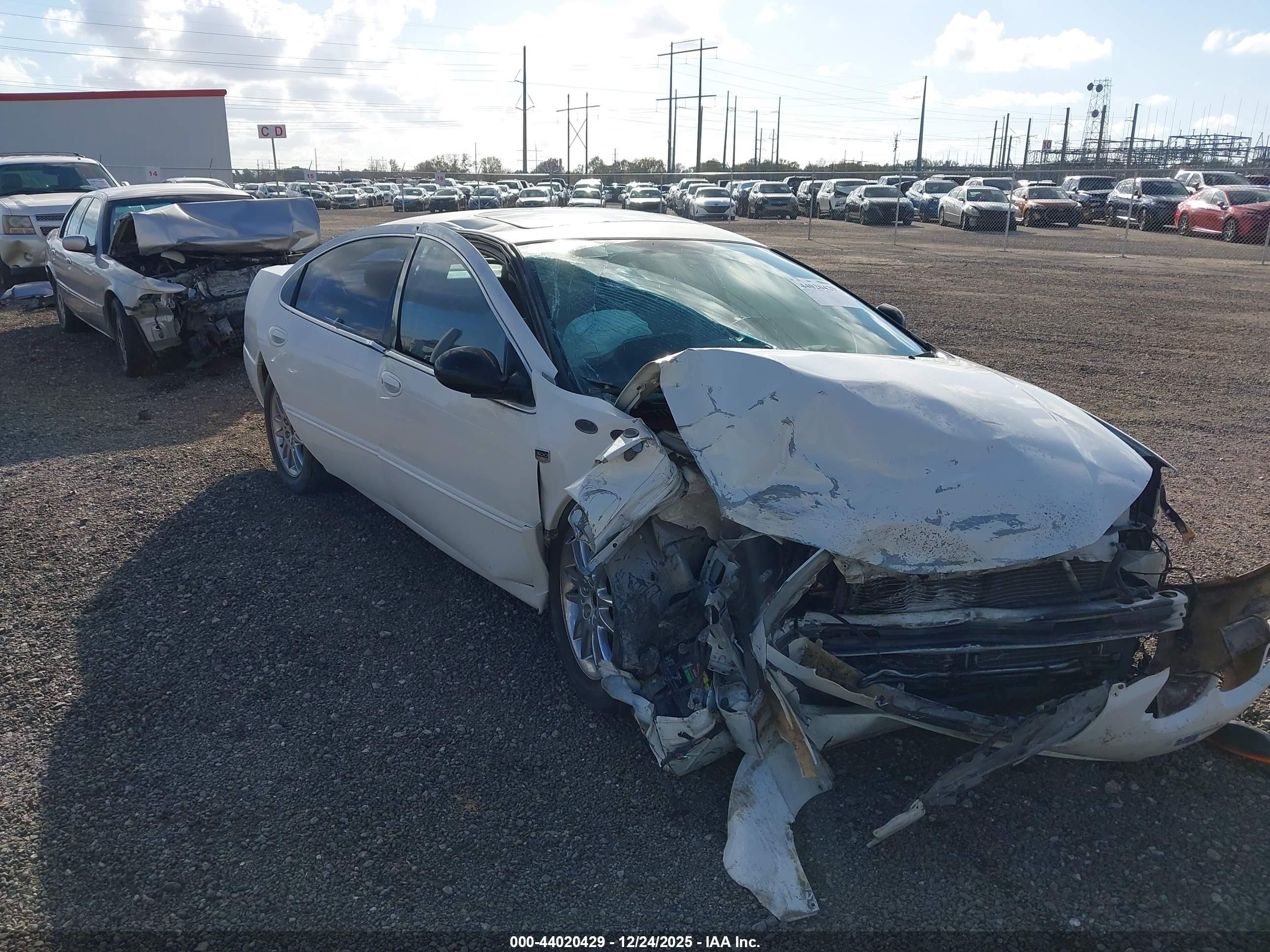 2002 Chrysler 300M M, VIN 2C3HE66G02H173127 — Перед