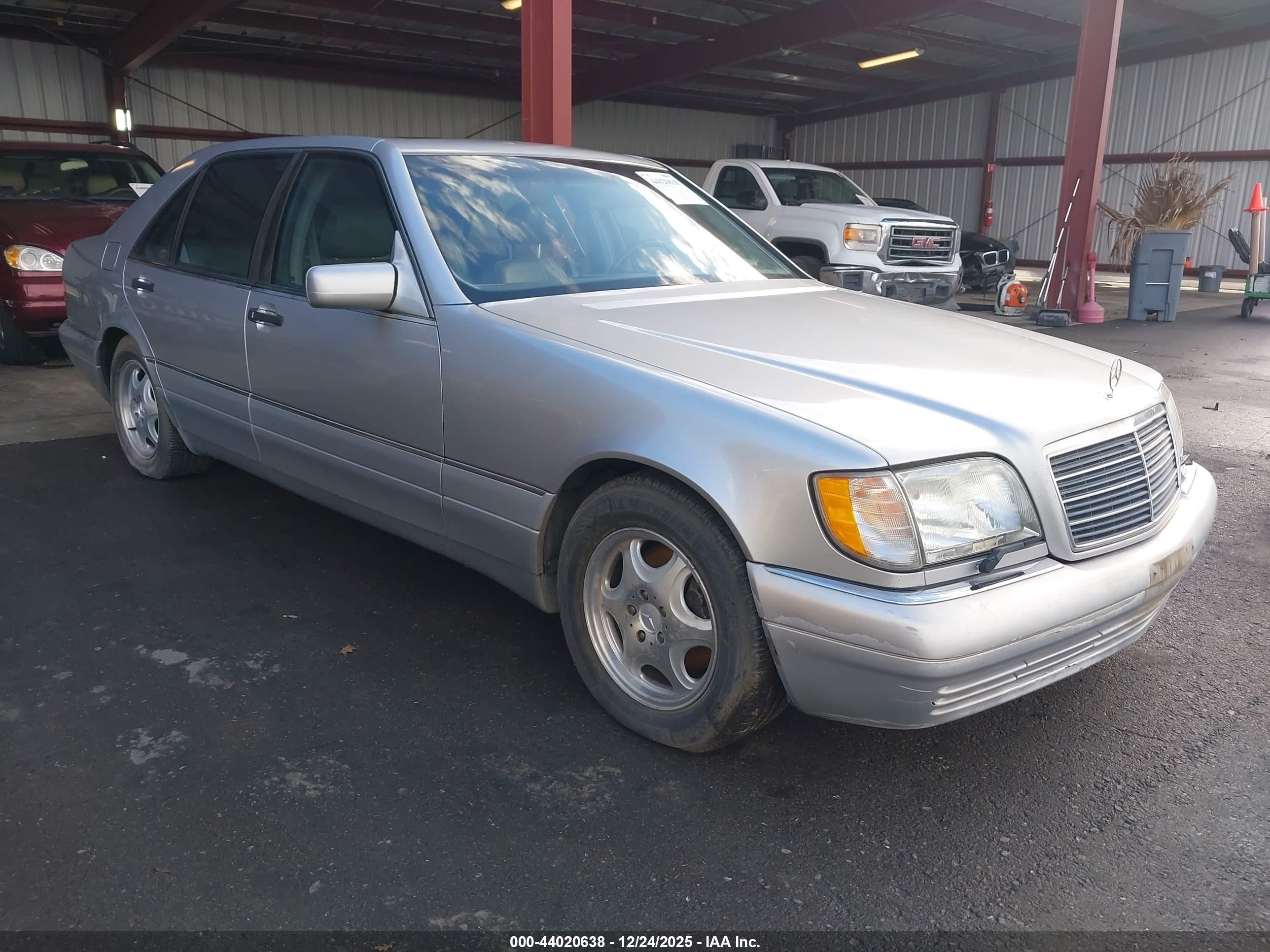 1998 Mercedes-Benz S 320/430/500, VIN WDBGA43G5WA396780 — Side