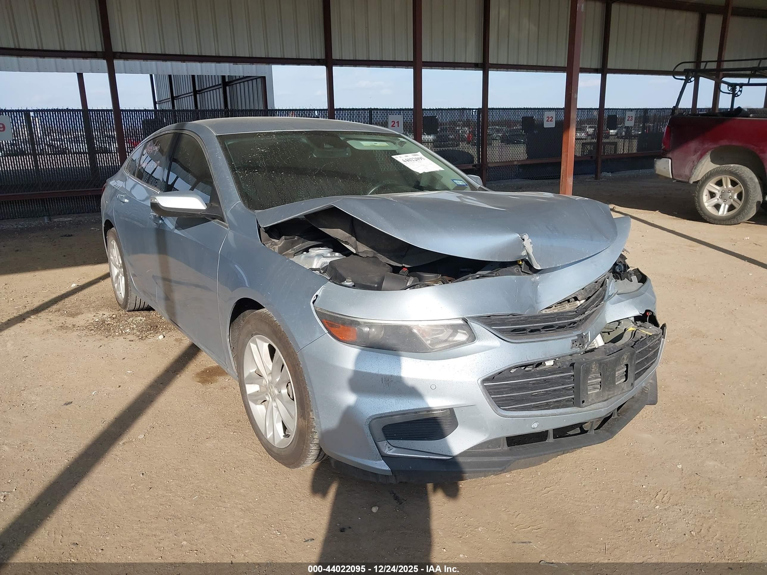 2017 Chevrolet Malibu LT, VIN 1G1ZE5STXHF132133 — Front end