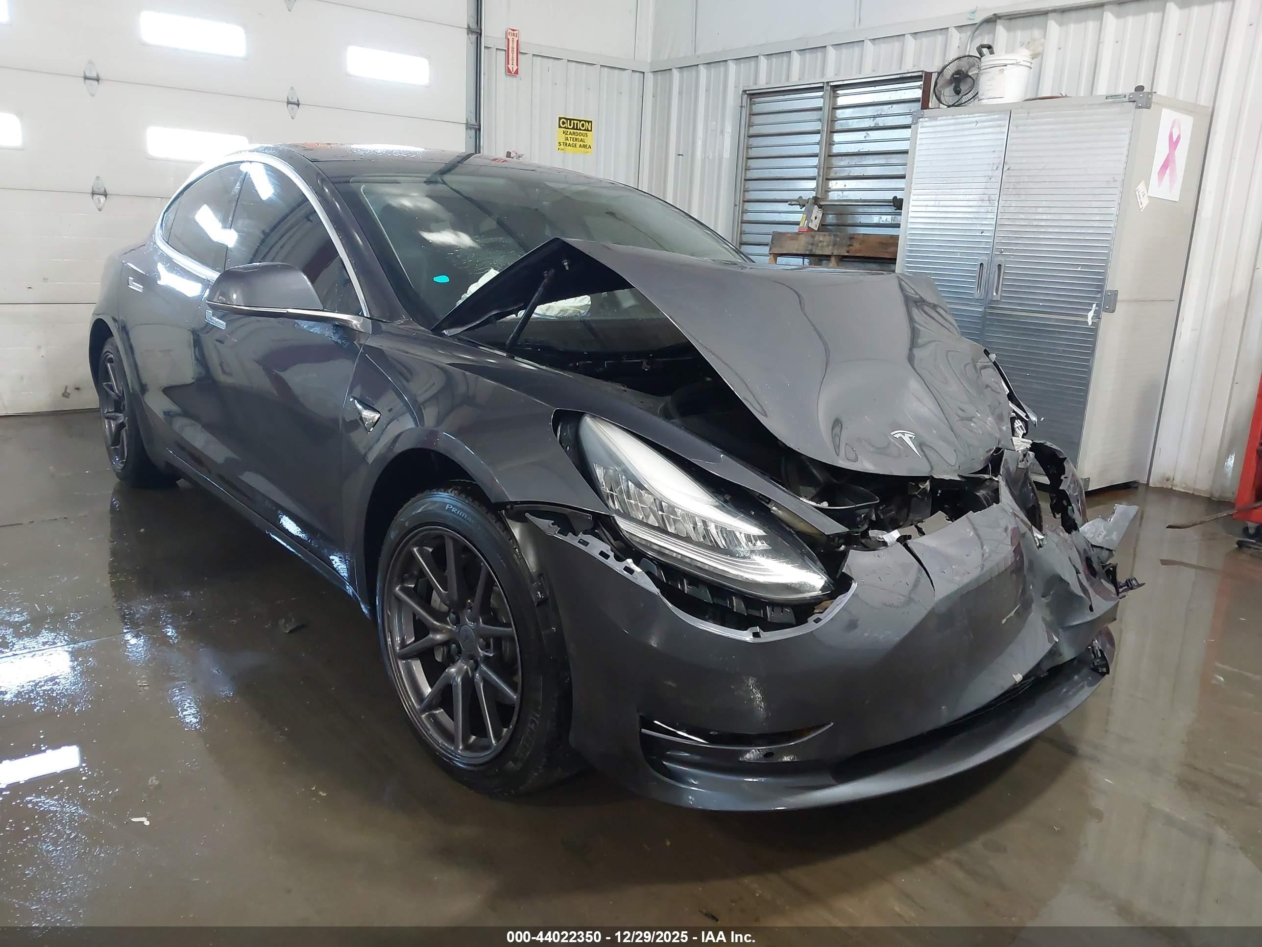 2018 Tesla Model 3 Long Range Battery, VIN 5YJ3E1EB1JF144495 — Front end