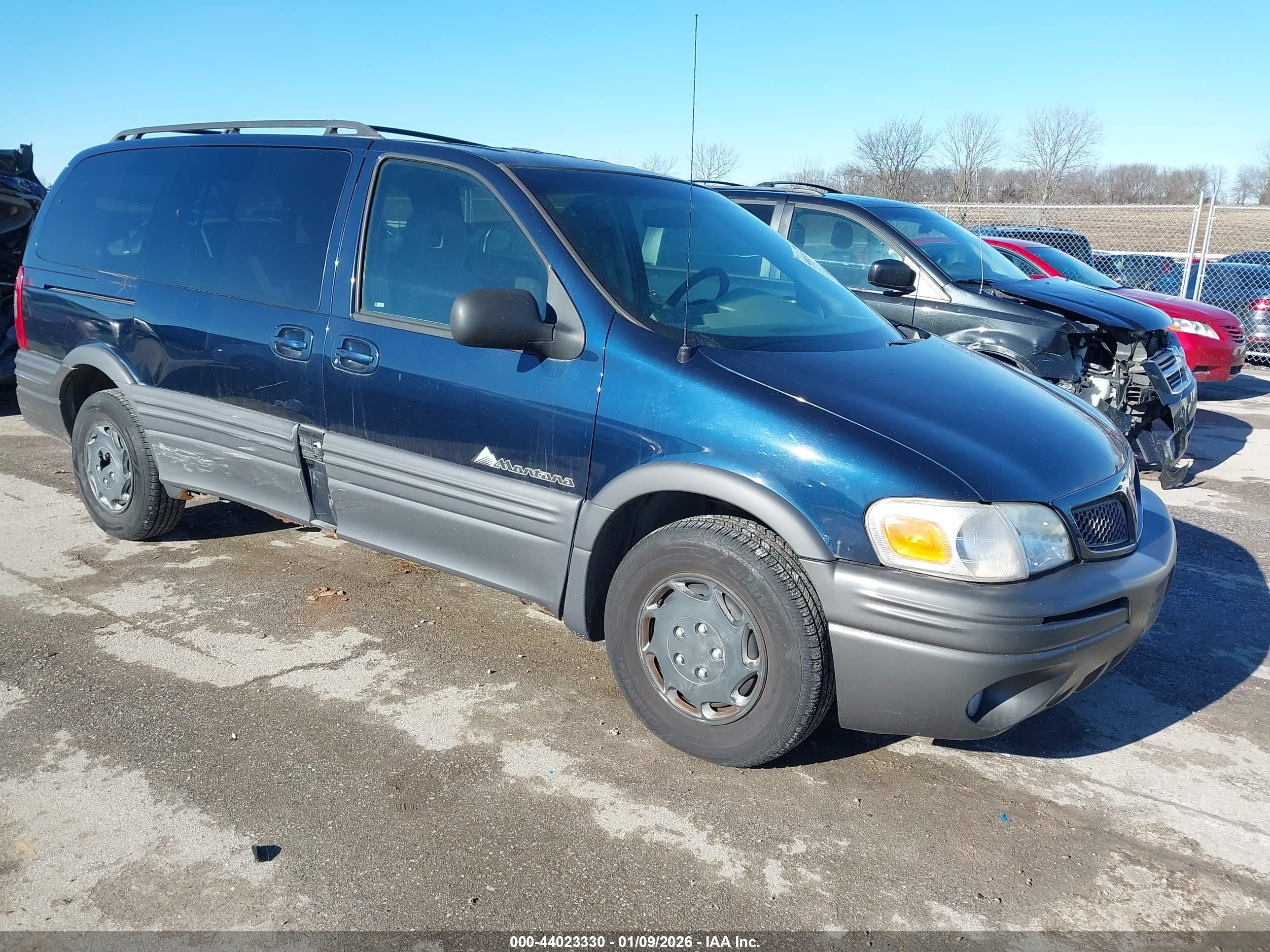 2002 Pontiac Montana 1SA, VIN 1GMDX03E52D311953 — Side
