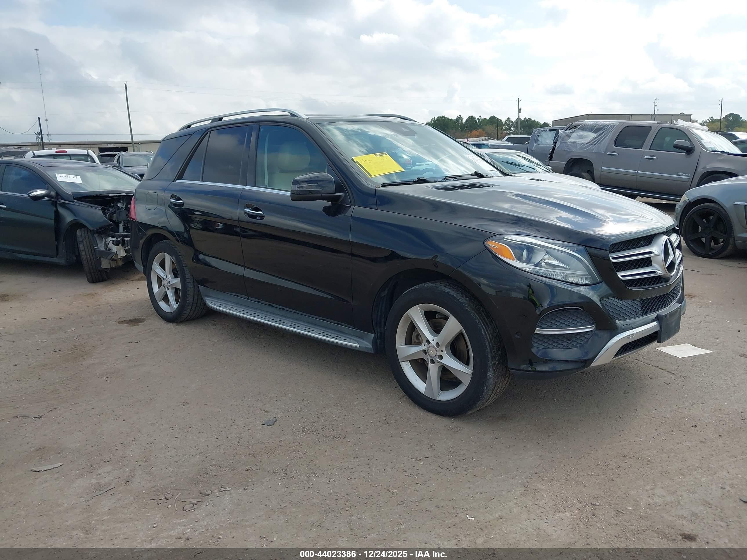 2016 Mercedes-Benz GLE 350, VIN 4JGDA5HB8GA798863 — Rear end