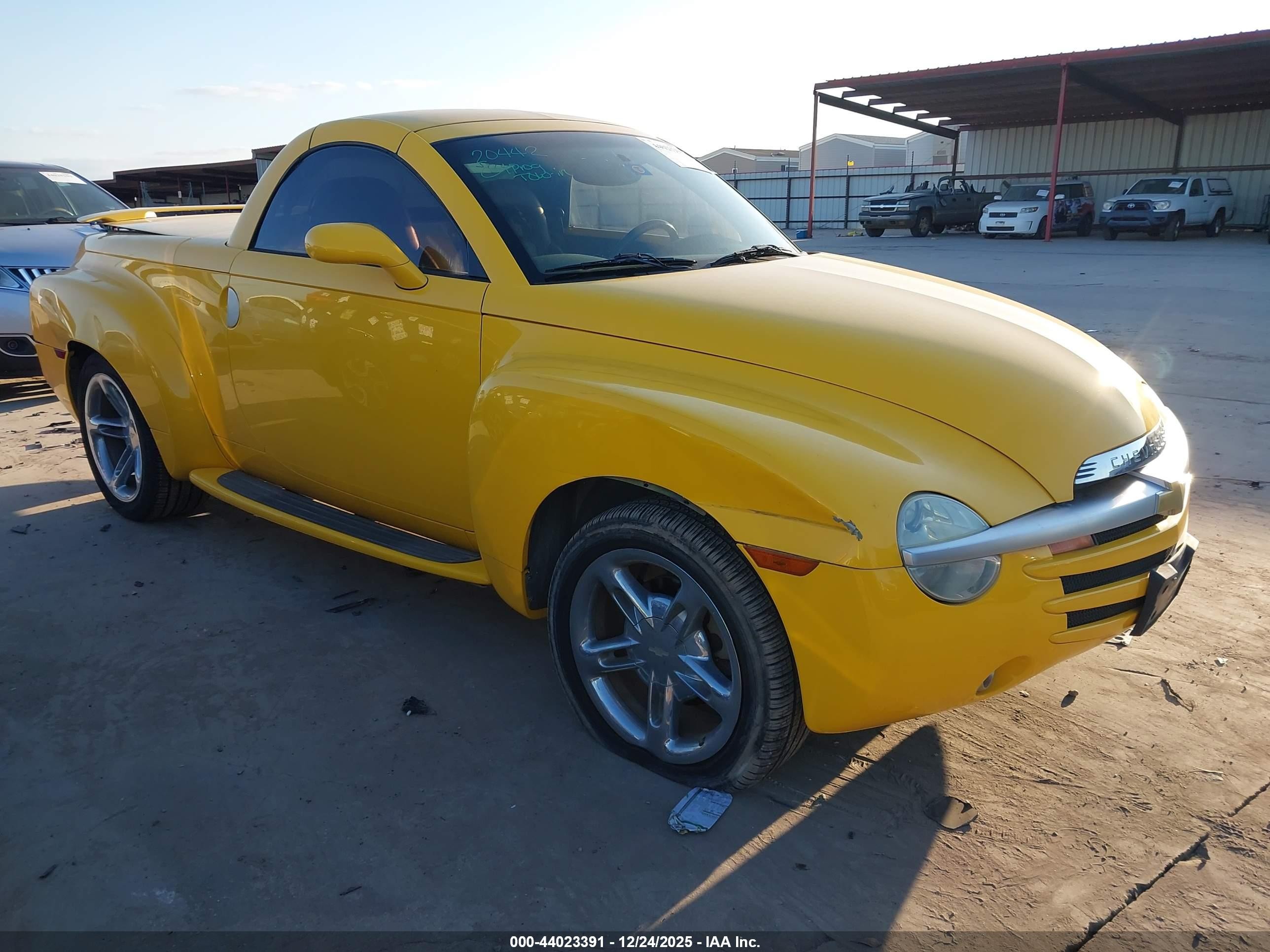 2004 Chevrolet SSR LS, VIN 1GCES14P34B103551 — Rear end