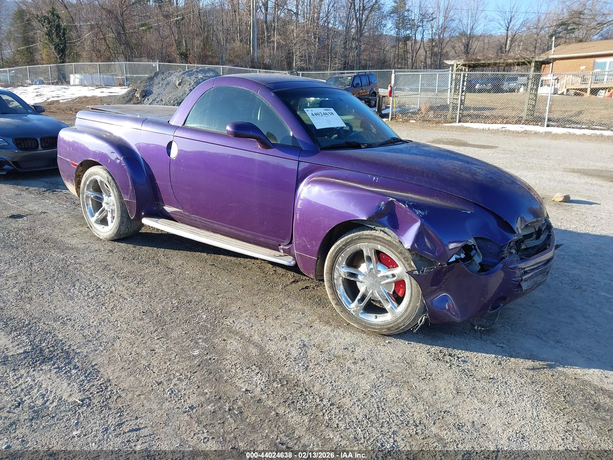 2004 Chevrolet SSR LS, VIN 1GCES14P94B107295 — Front end