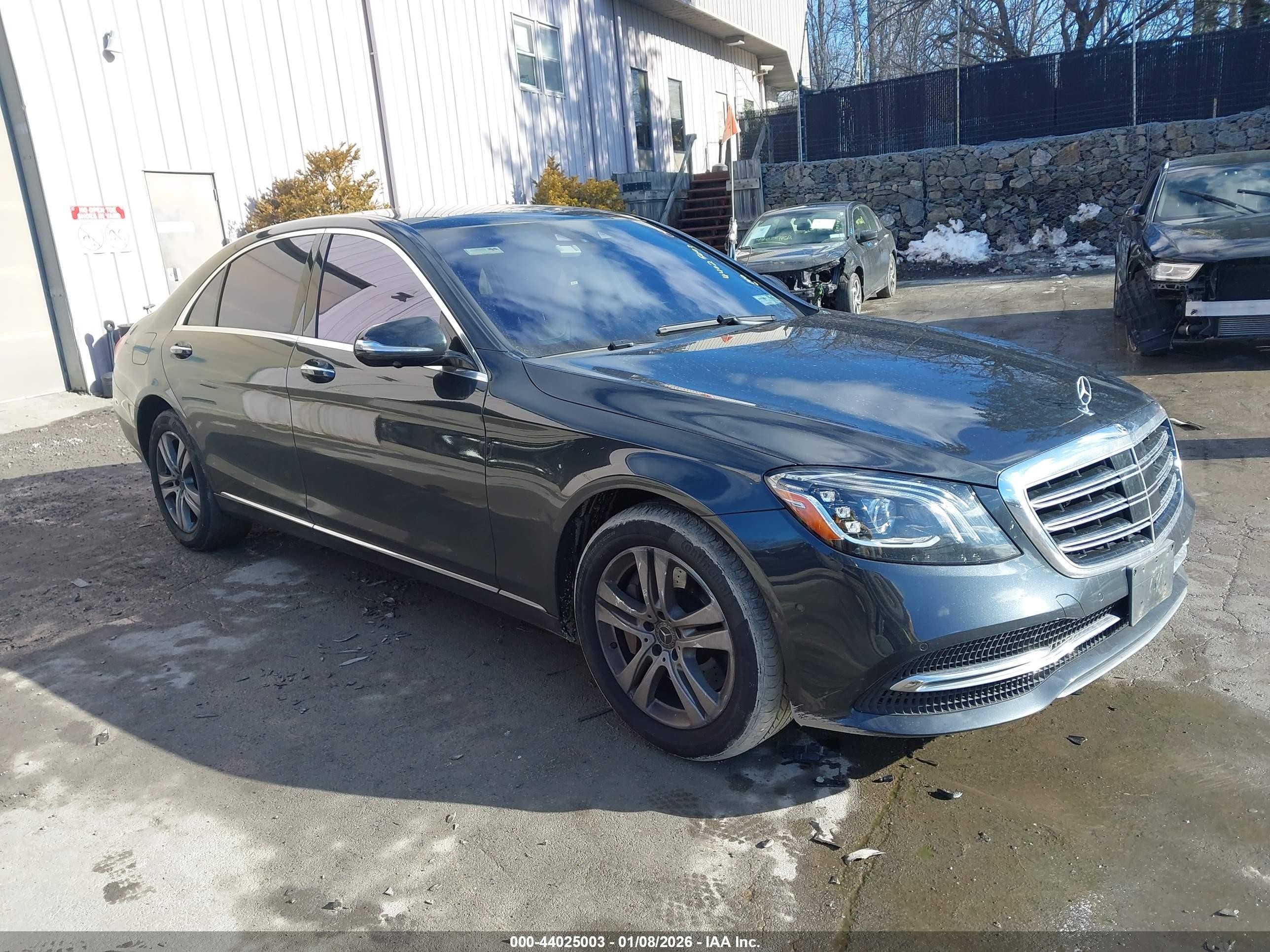 2019 Mercedes-Benz S 560, VIN WDDUG8GB9KA469240 — Rear end