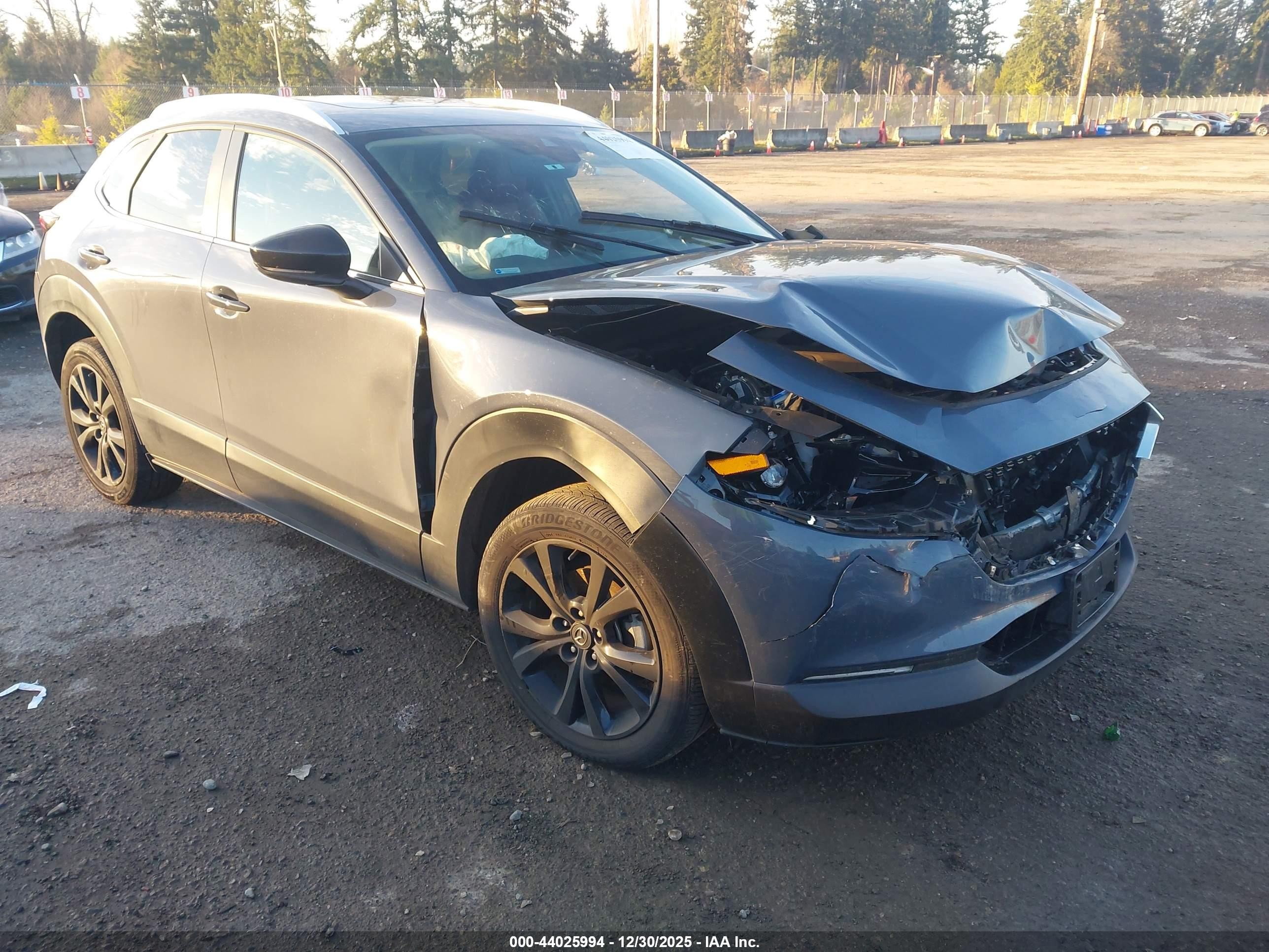 2023 Mazda CX-30 S Carbon Edition, VIN 3MVDMBCMXPM551557 — Front end
