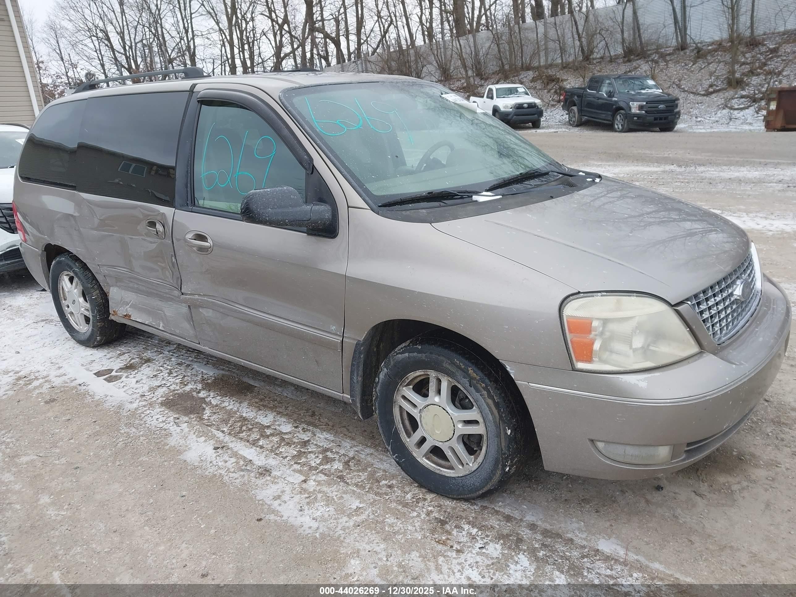 2006 Ford Freestar SEL, VIN 2FMZA52236BA66268 — Side