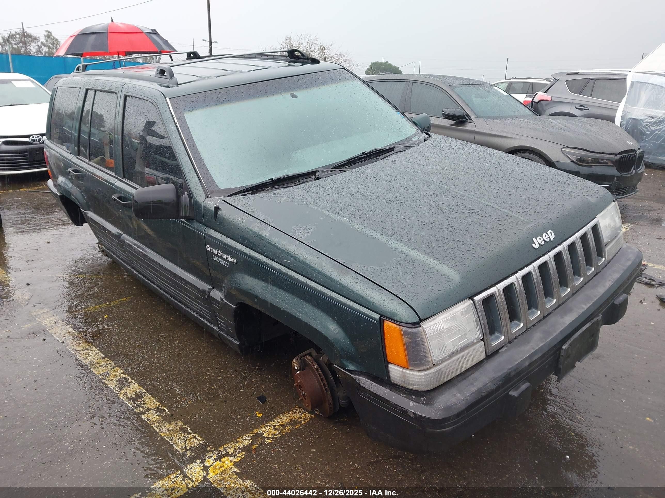 1993 Jeep Grand Cherokee Laredo, VIN 1J4GZ58S3PC698243 — Normal wear