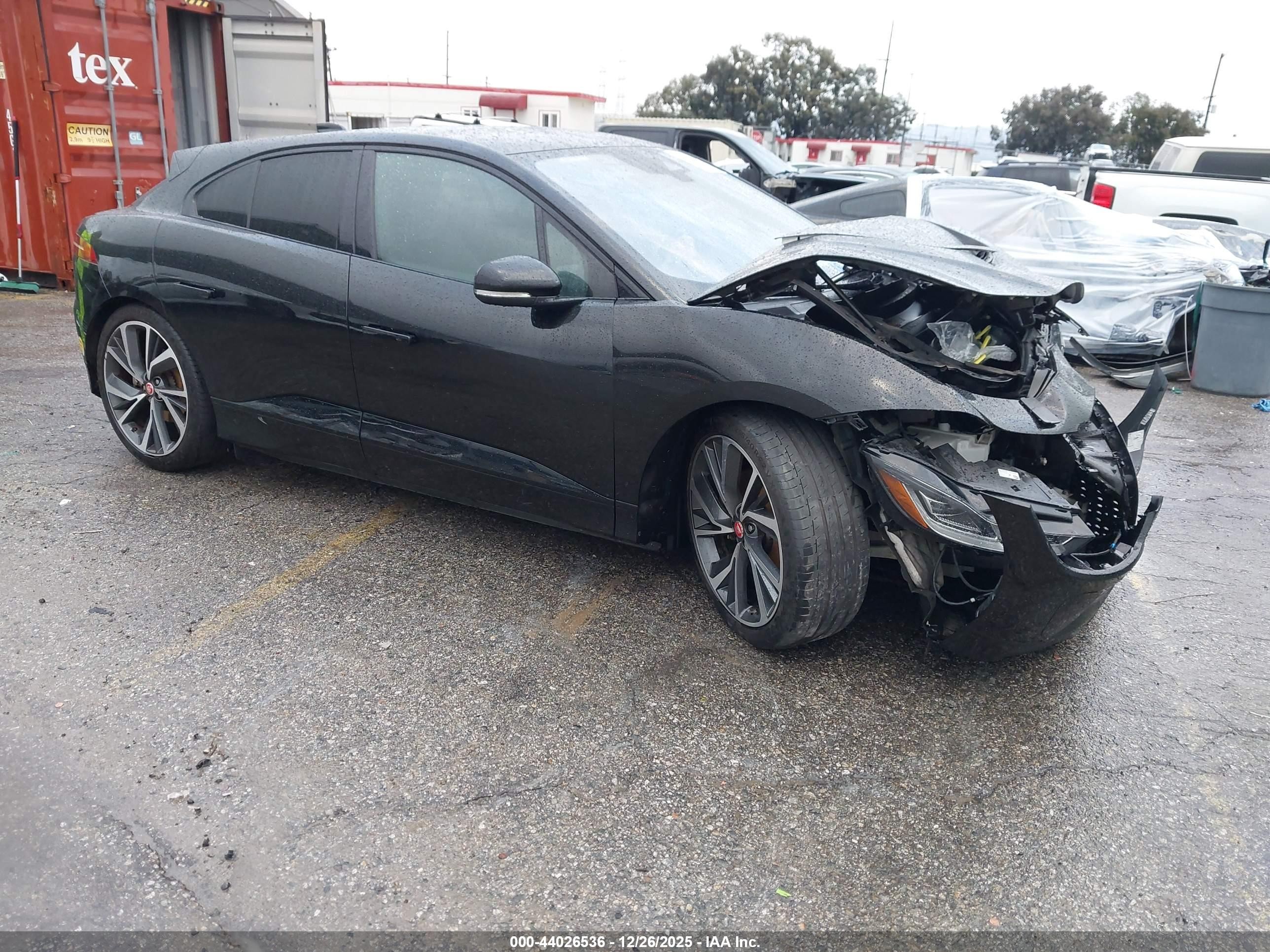 2022 Jaguar I-Pace HSE, VIN SADHD2S11N1618586 — Front end