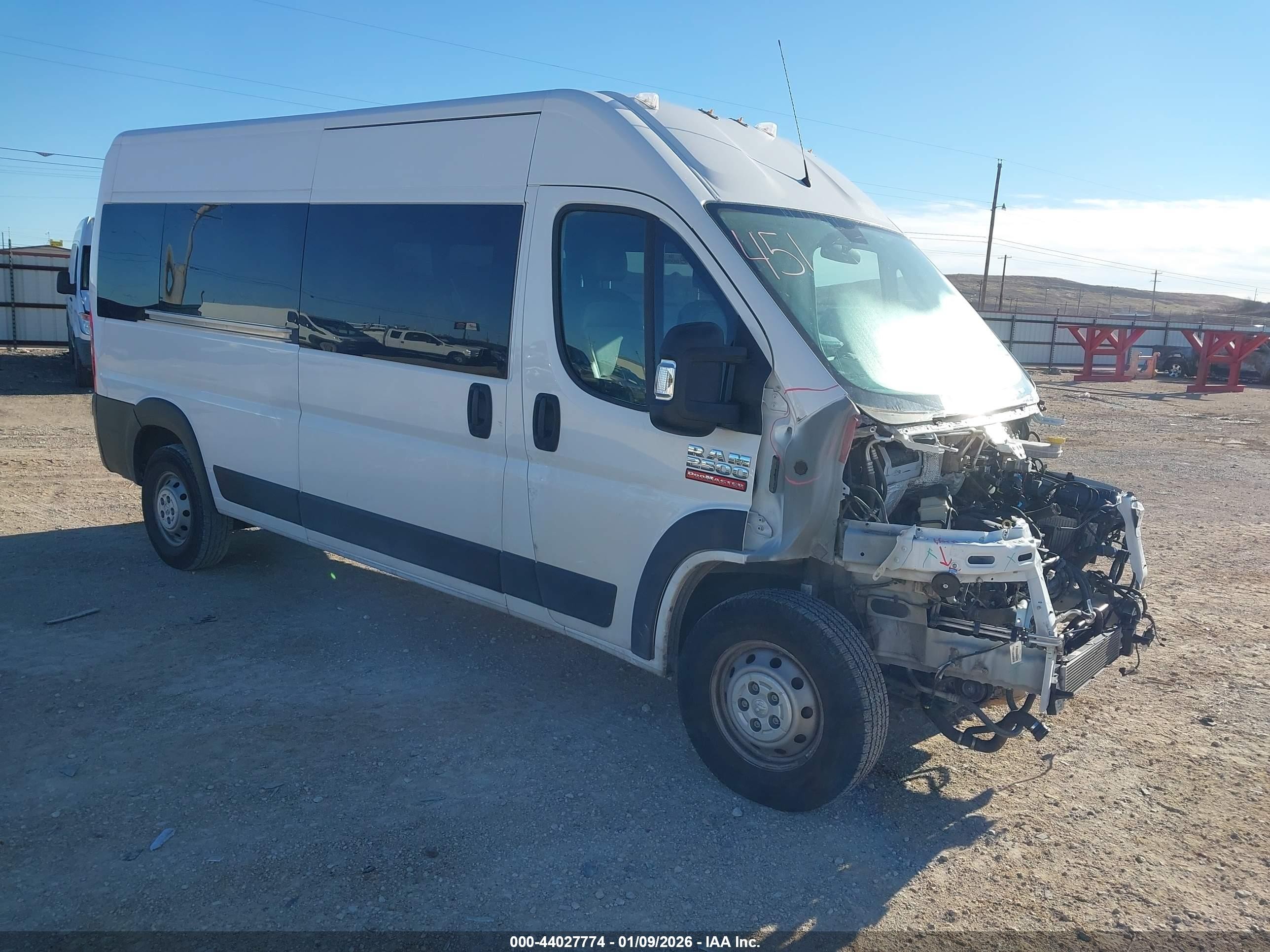 2021 Ram ProMaster Window Van, VIN 3C6LRVPG2ME506744 — Front end