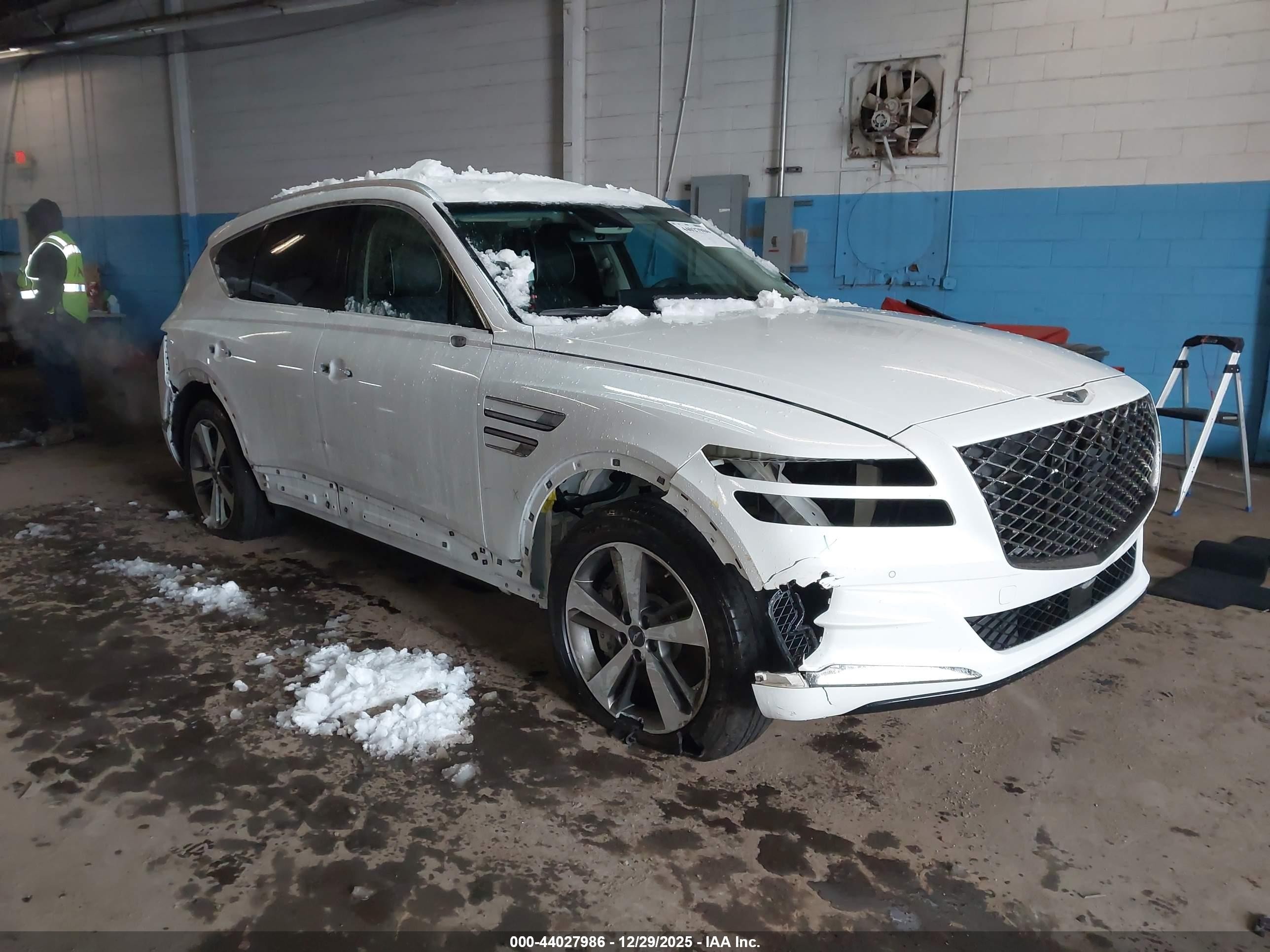 2023 Genesis GV80, VIN KMUHCESC9PU139199 — Side