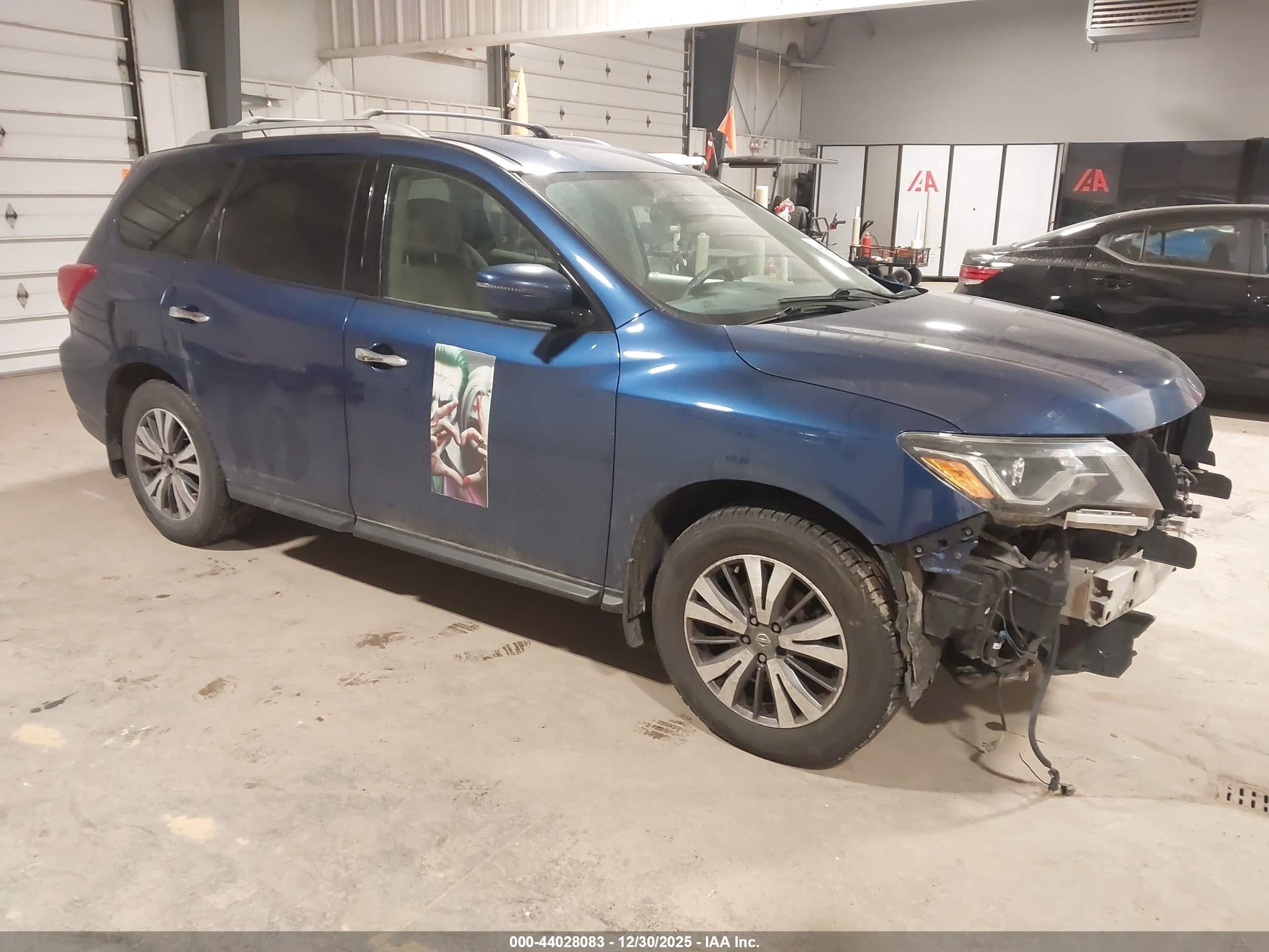 2017 Nissan Pathfinder S, VIN 5N1DR2MMXHC652307 — Перед