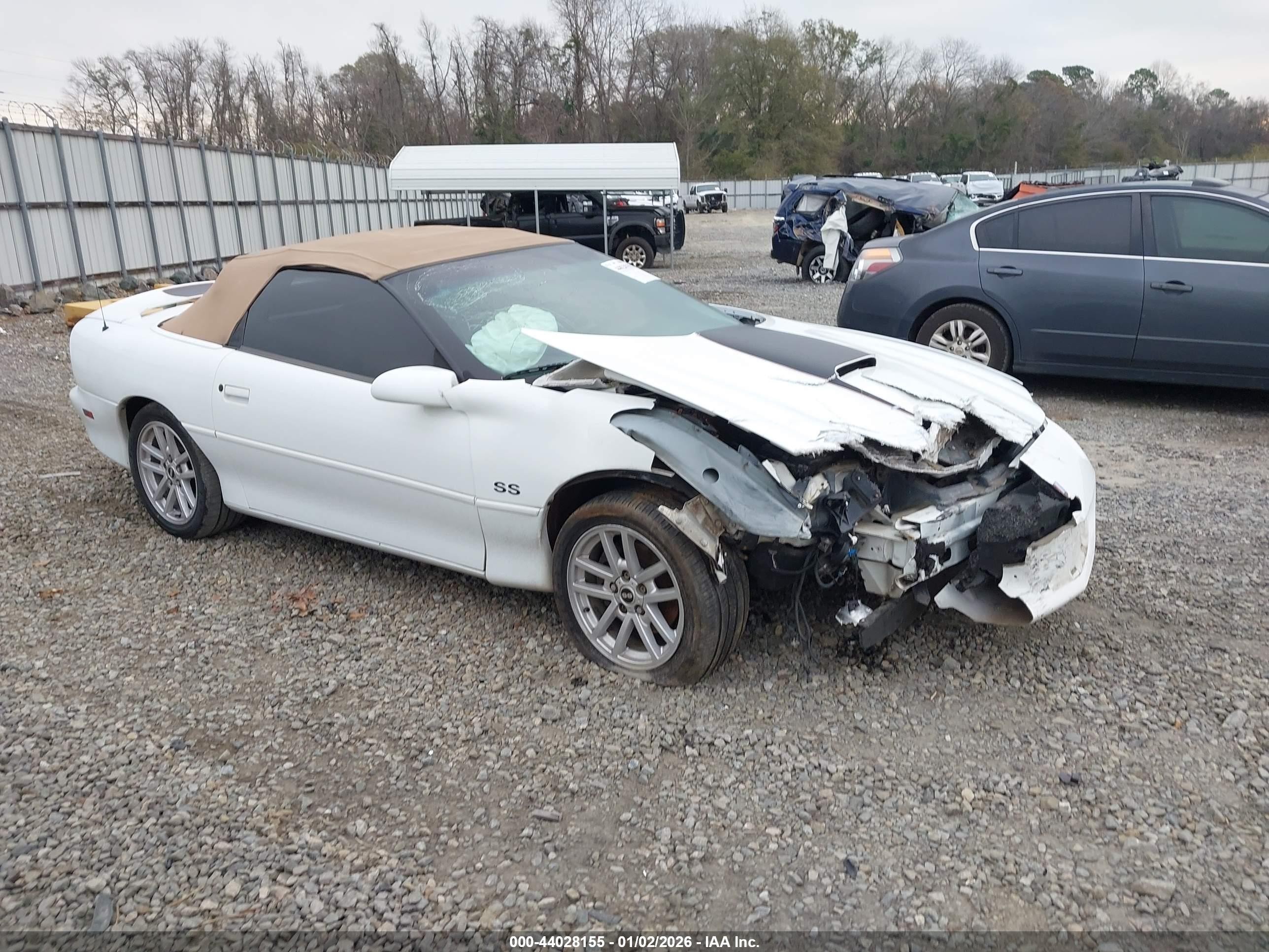 2001 Chevrolet Camaro Z28, VIN 2G1FP32G812120168 — Front end