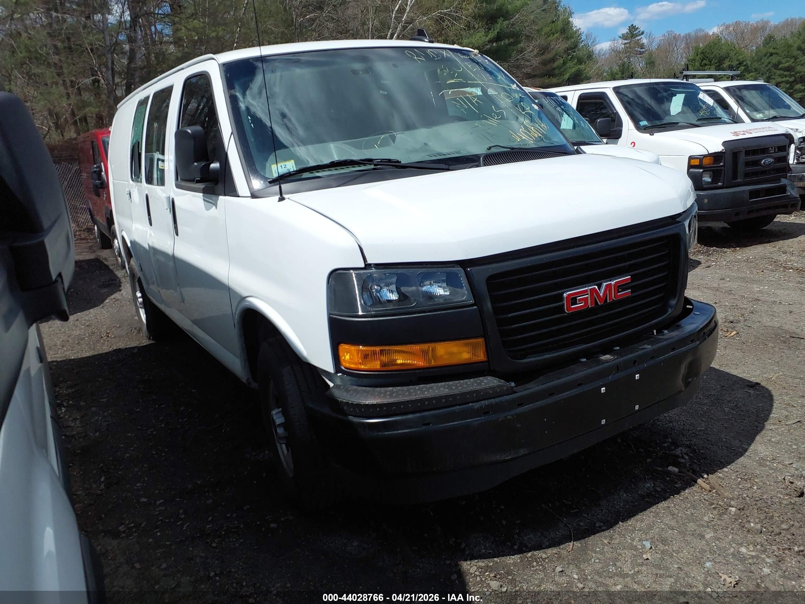 2024 GMC Savana Cargo, VIN 1GTW7AFP2R1185059 — Side