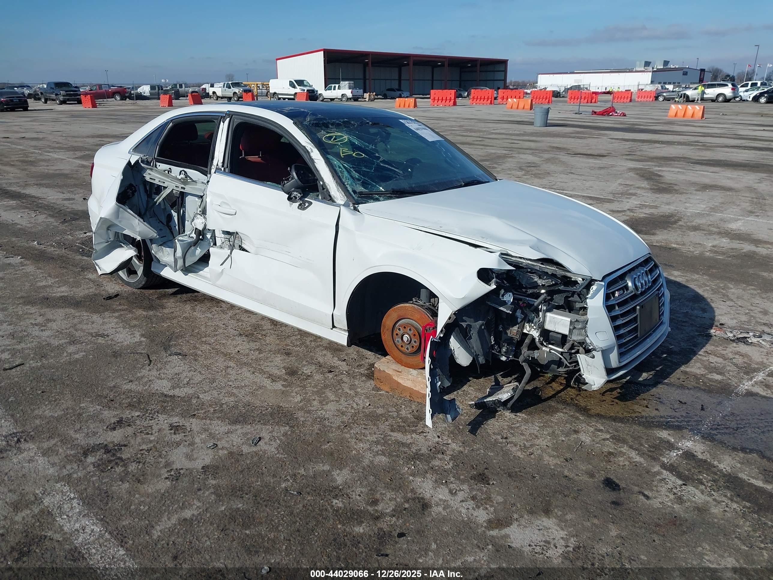 2019 Audi S3 Prestige, VIN WAUF1GFF8K1020339 — Side