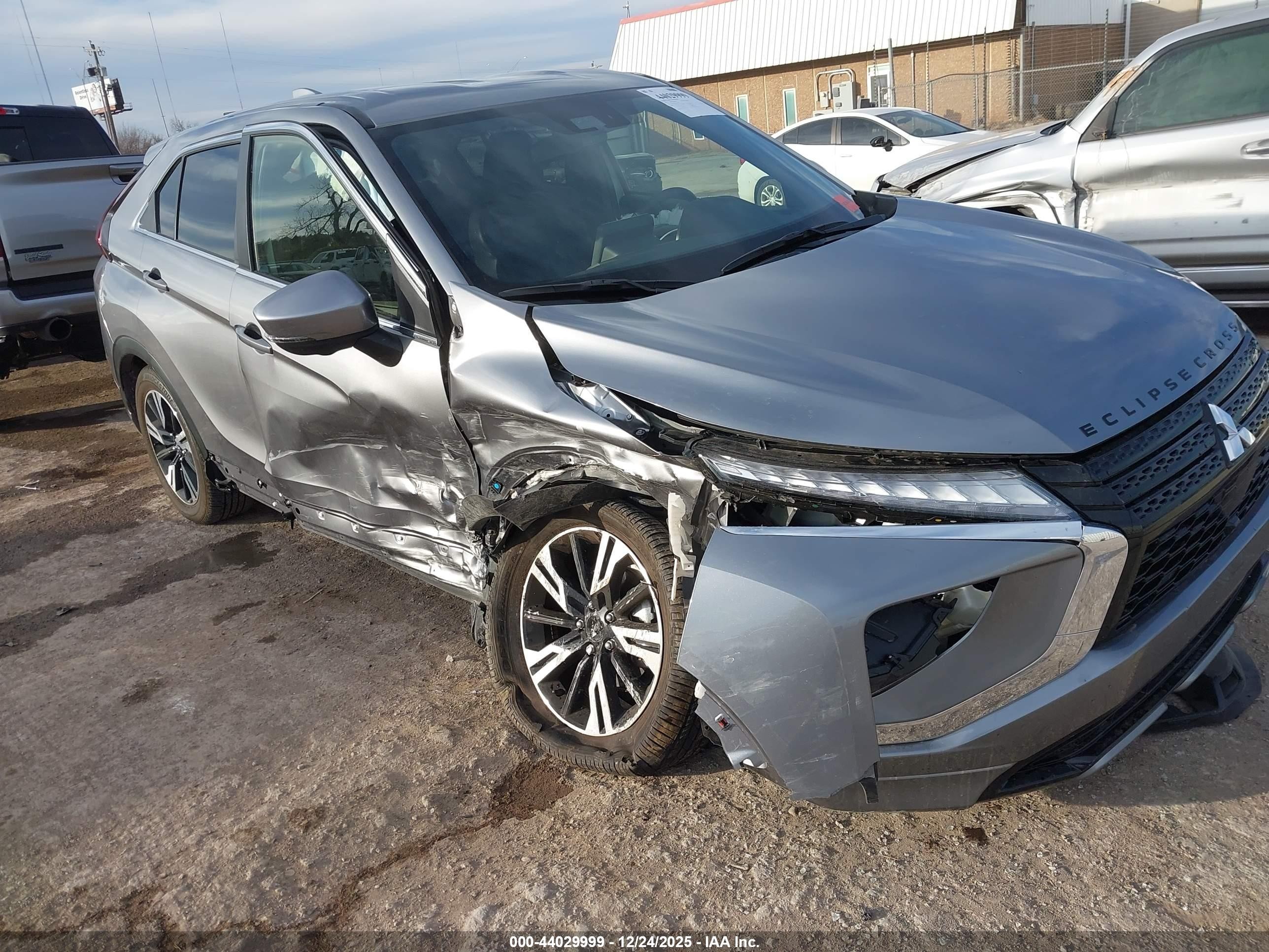 2025 Mitsubishi Eclipse Cross SE, VIN JA4ATWAA6SZ006027 — Side