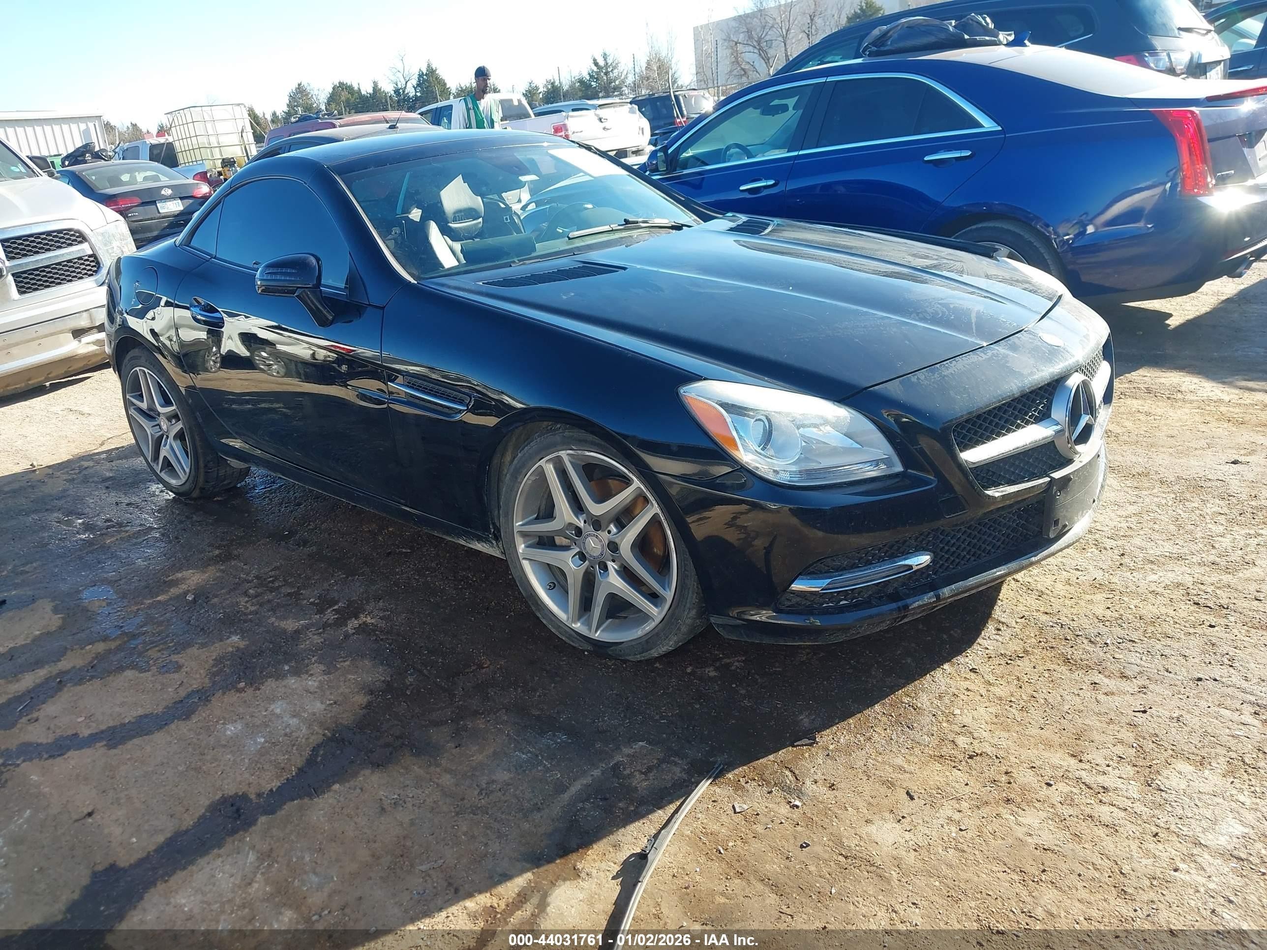 2015 Mercedes-Benz SLK 250, VIN WDDPK4HA0FF103007 — Side
