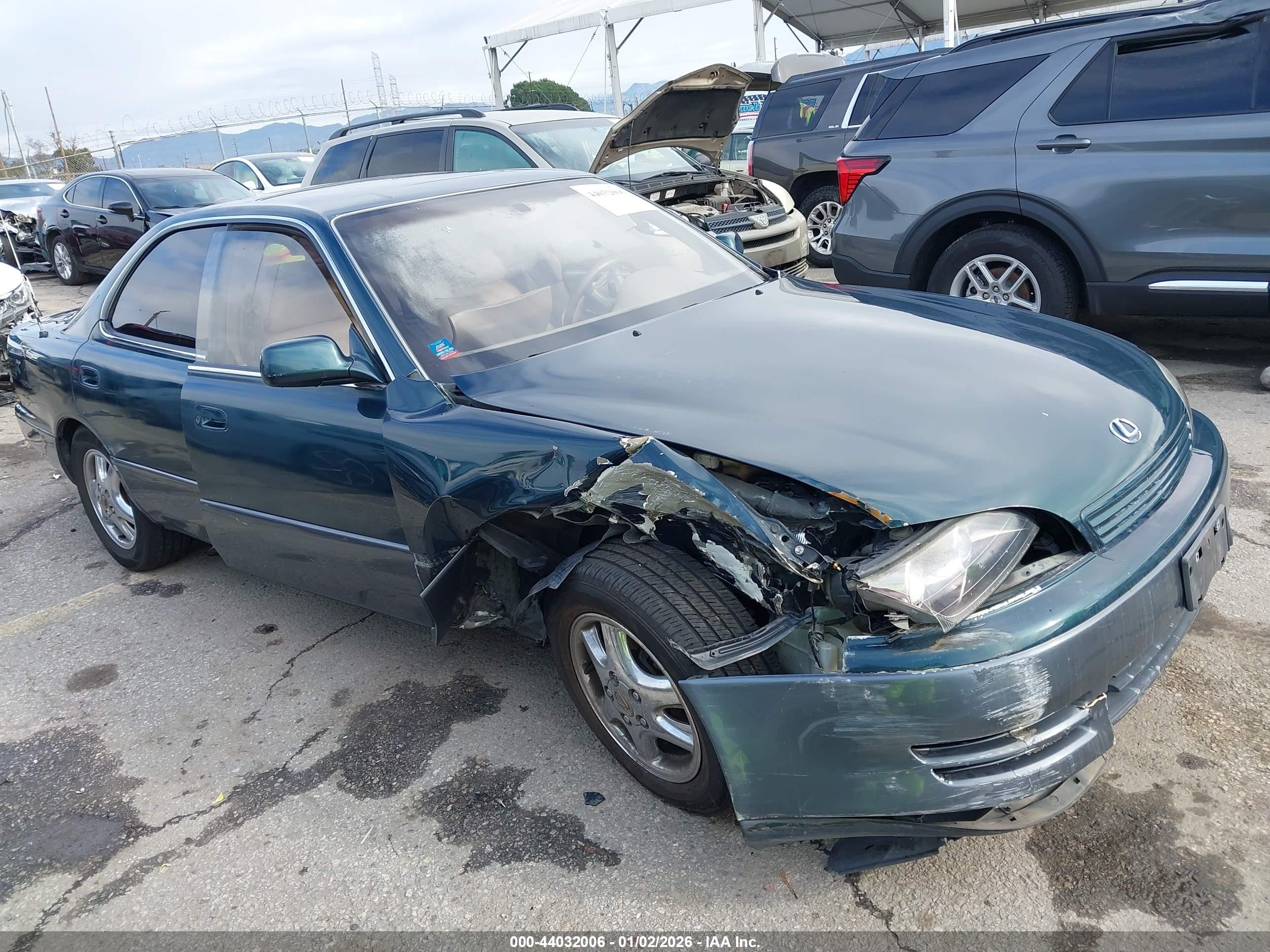 1996 Lexus ES 300, VIN JT8BF12G1T0150600 — Перед