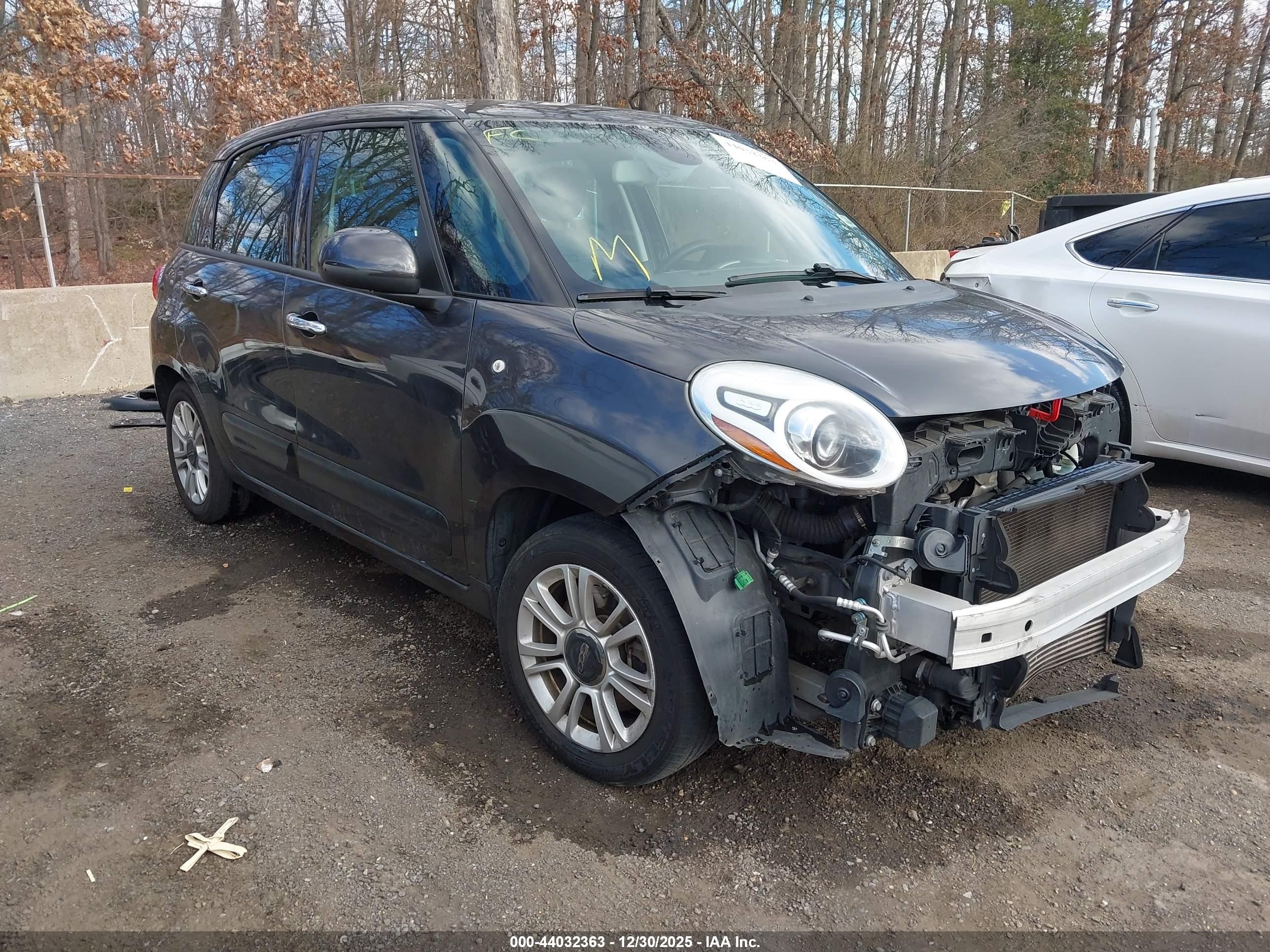 2018 FIAT 500L Pop, VIN ZFBCFAAH7JZ041215 — Side