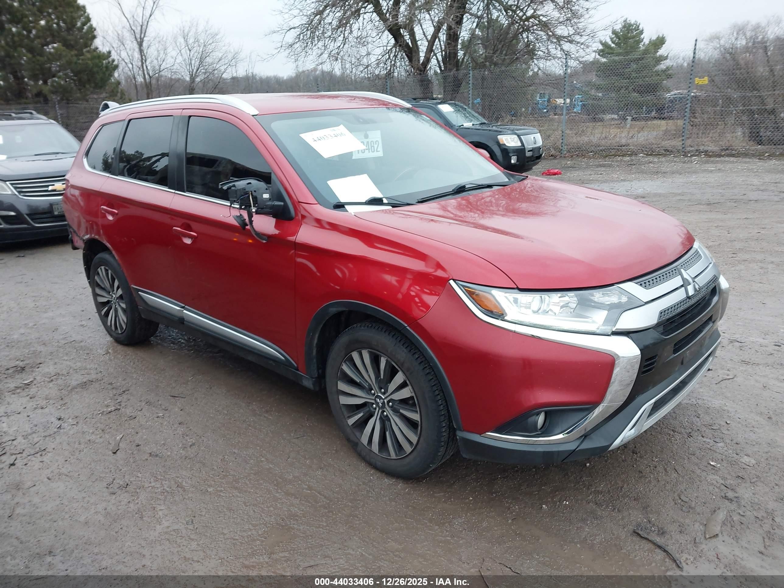 2019 Mitsubishi Outlander SE, VIN JA4AD3A36KZ039560 — Rear end