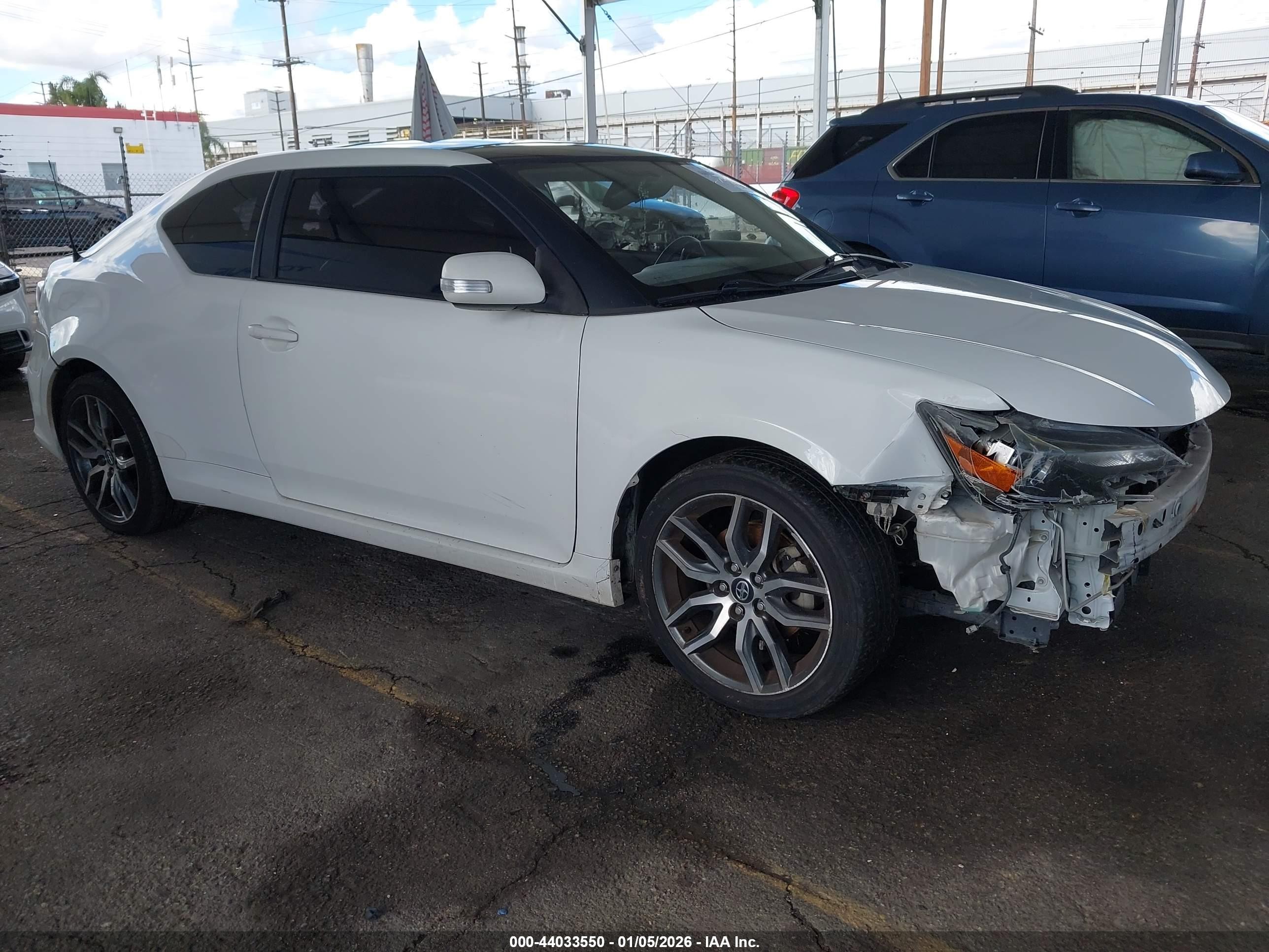 2014 Scion tC Monogram, VIN JTKJF5C77E3083496 — Rear end
