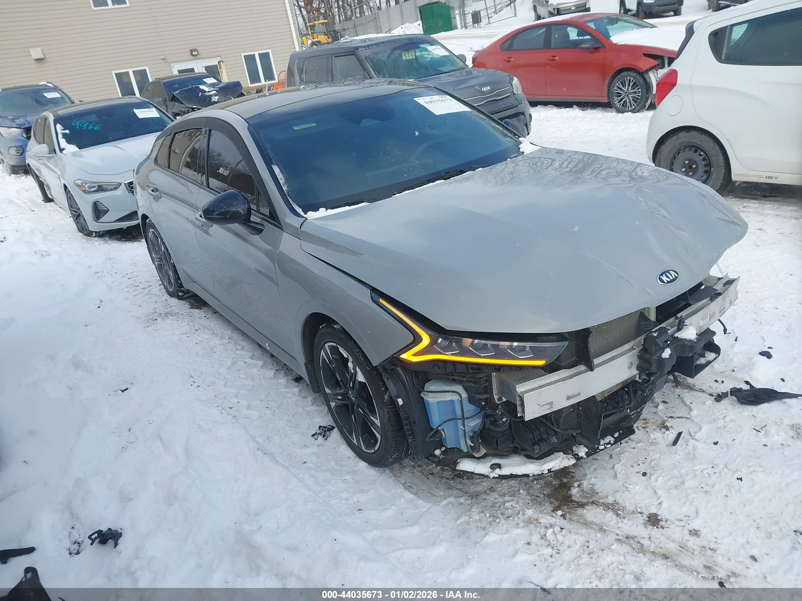 2021 Kia K5 GT-Line, VIN 5XXG64J29MG077443 — Front end