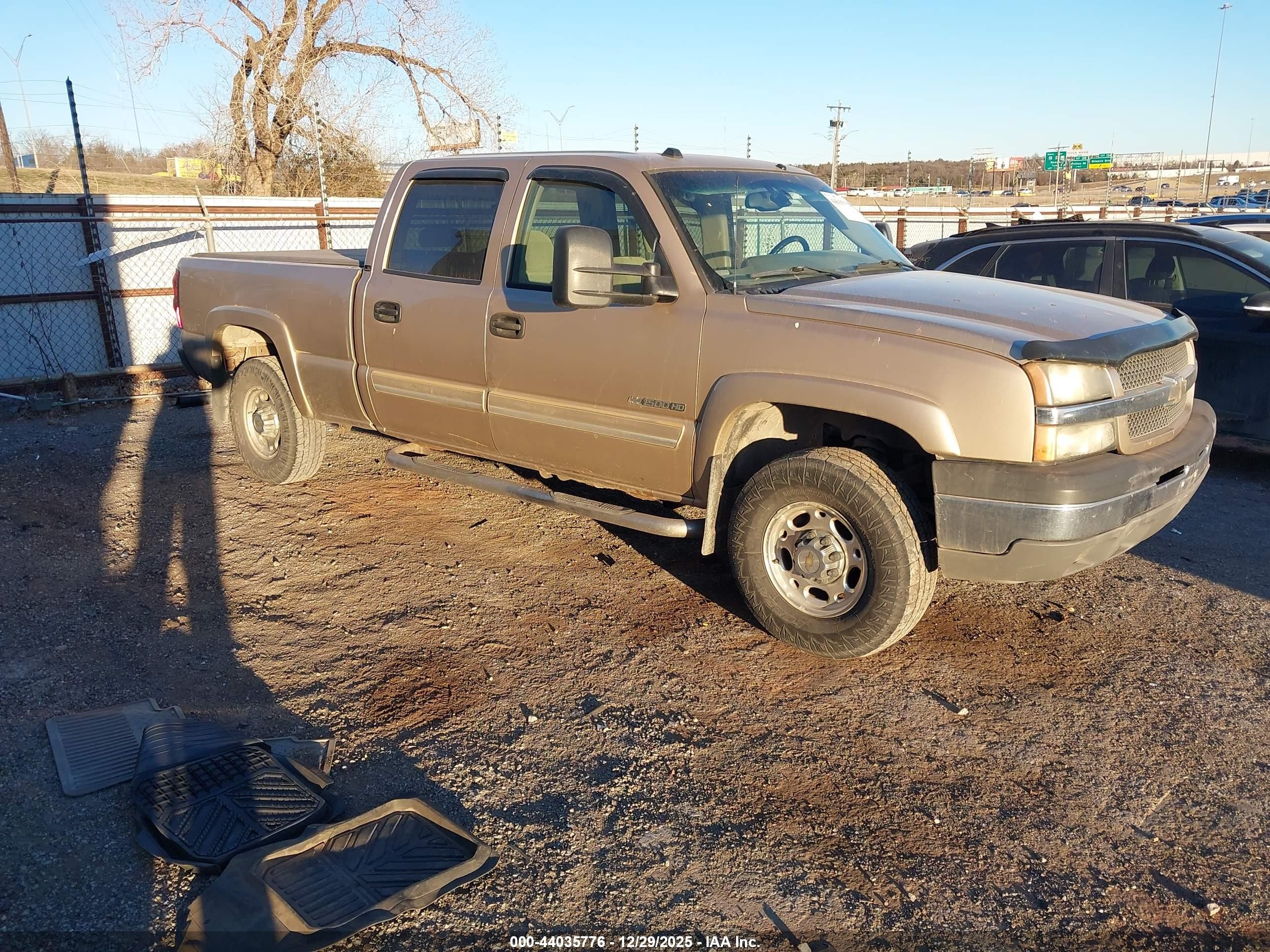 2005 Chevrolet Silverado 1500HD LT, VIN 1GCGK13U85F854400 — Бок