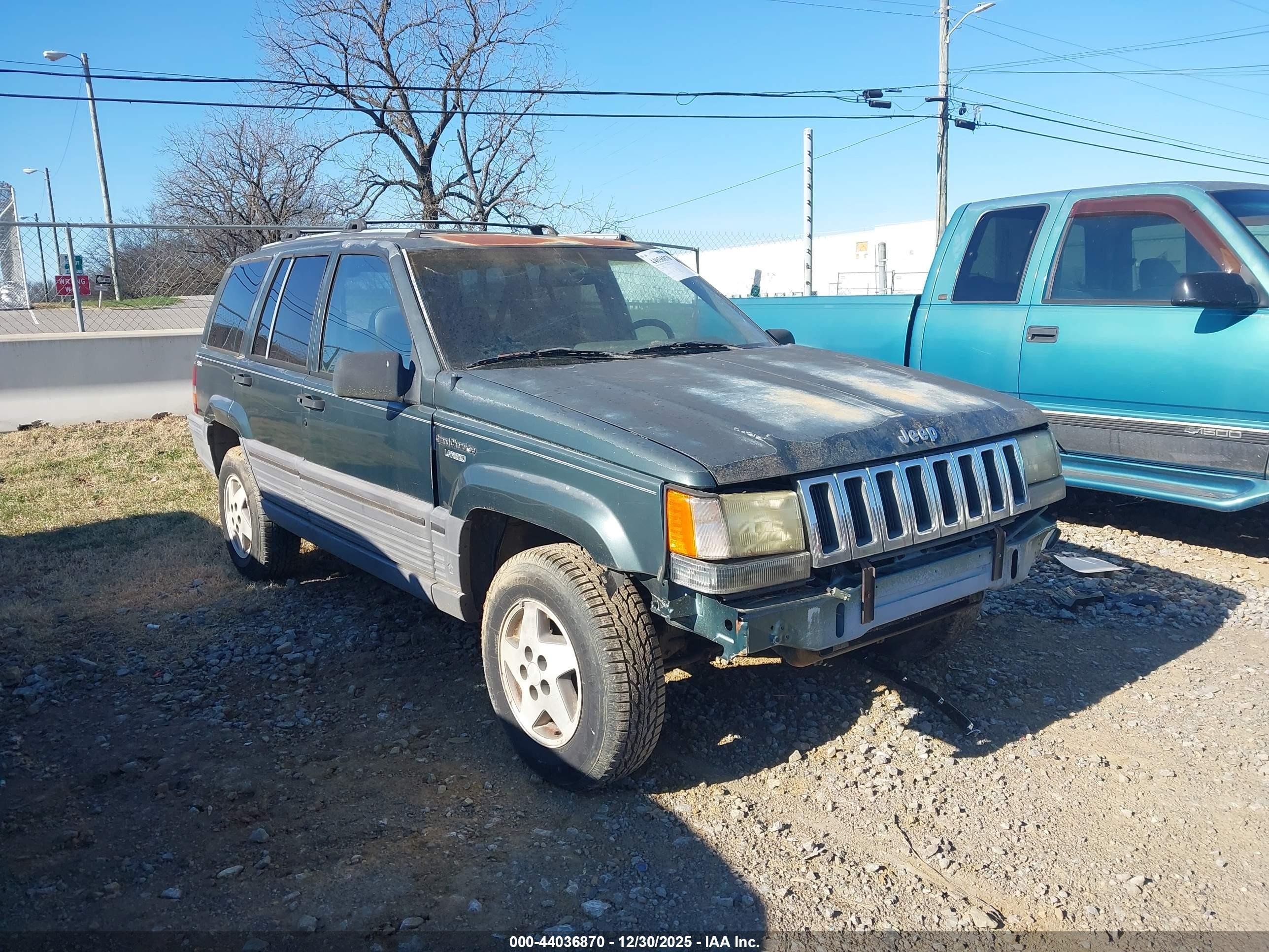 1995 Jeep Grand Cherokee Laredo, VIN 1J4GZ58S4SC726012 — Normal wear