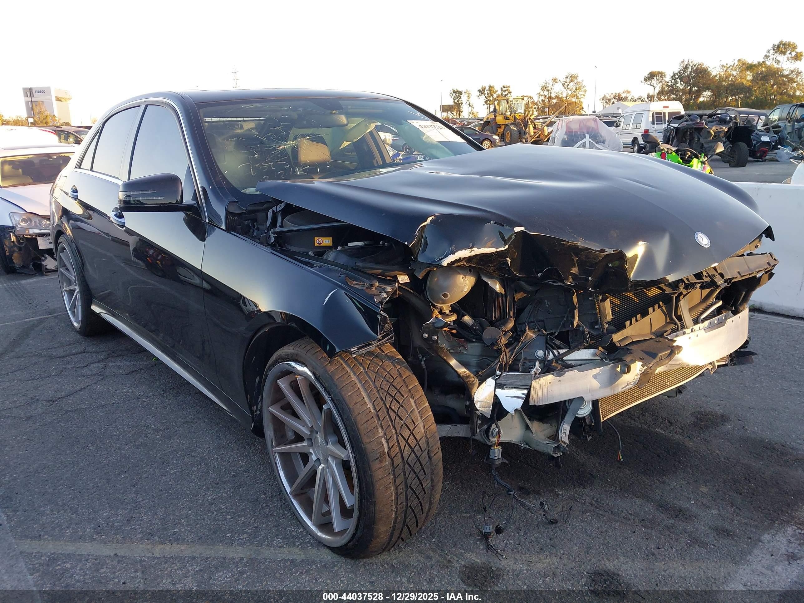 2014 Mercedes-Benz E 350 Sport, VIN WDDHF5KB9EA793495 — Front end